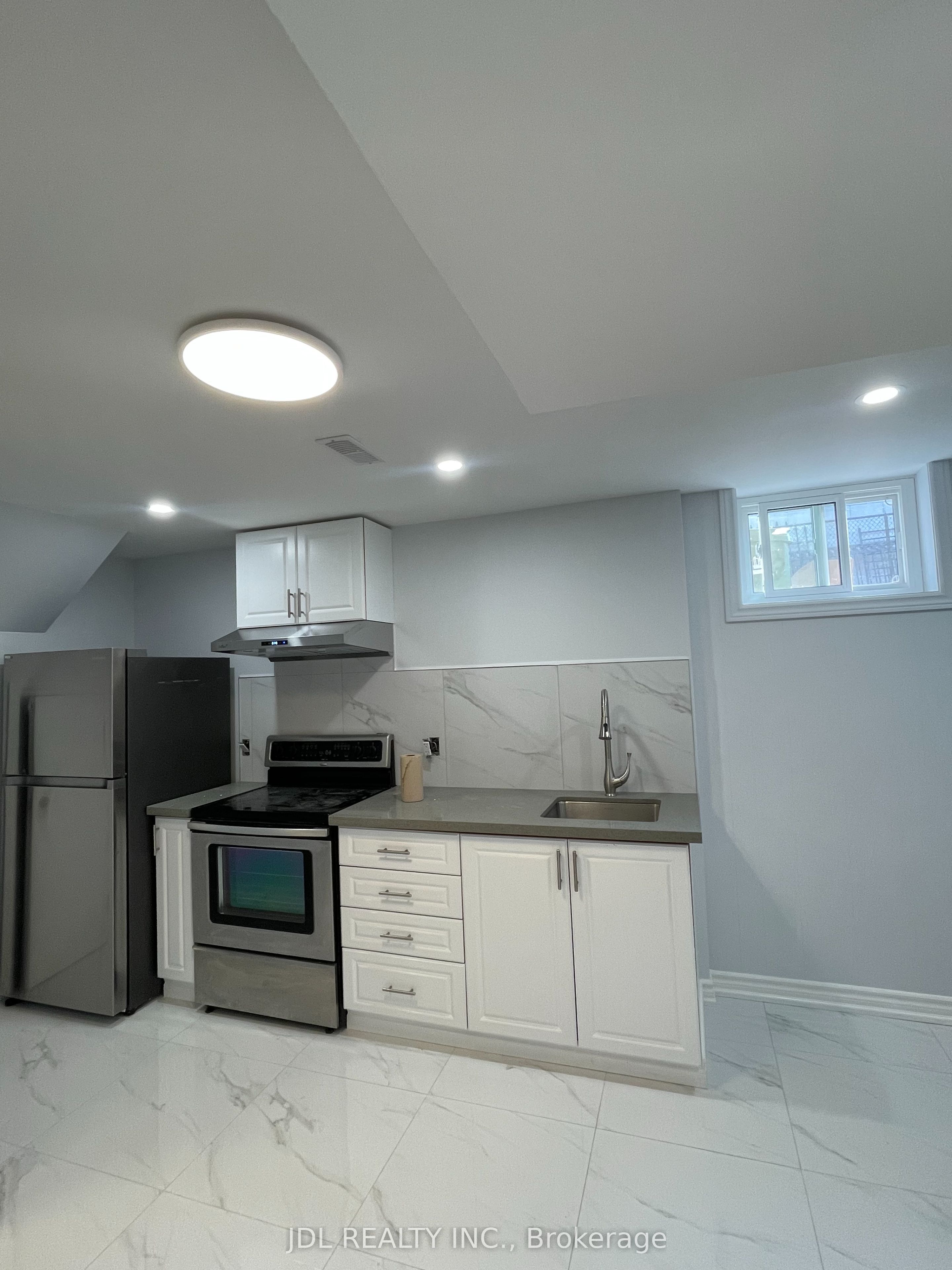 29 Summerglade Drive, Toronto, ON M1S 1W8 photo 4
