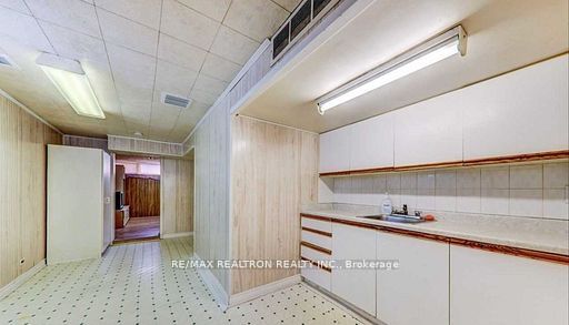 49 Janray (BSMNT) Drive, Toronto, ON M1G 1Y2 photo 2