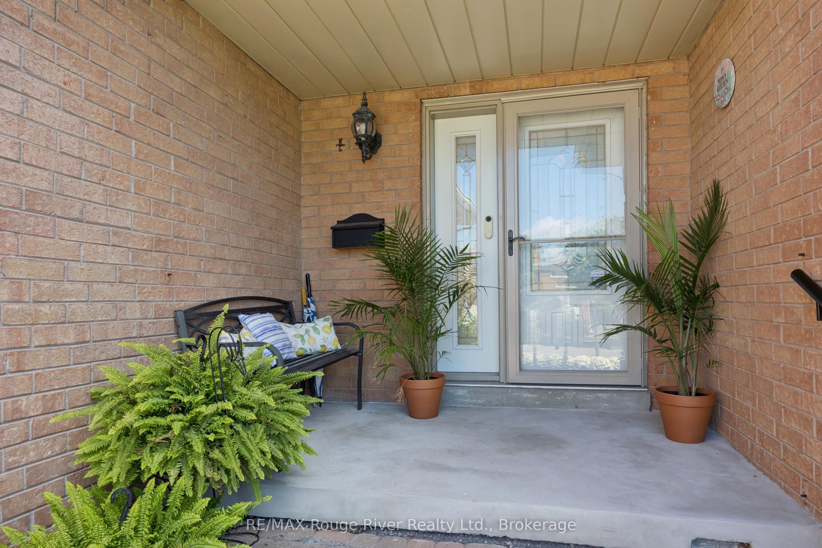 263 Glen Hill Drive, Whitby, ON L1N 7J5 photo 4