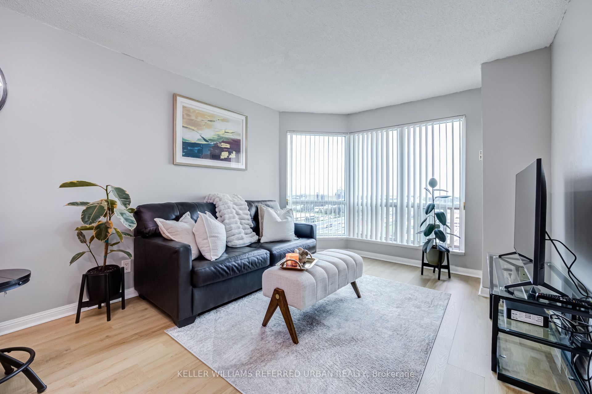 11 Lee Centre Drive 1908, Toronto, ON M1H 3J5 photo 3