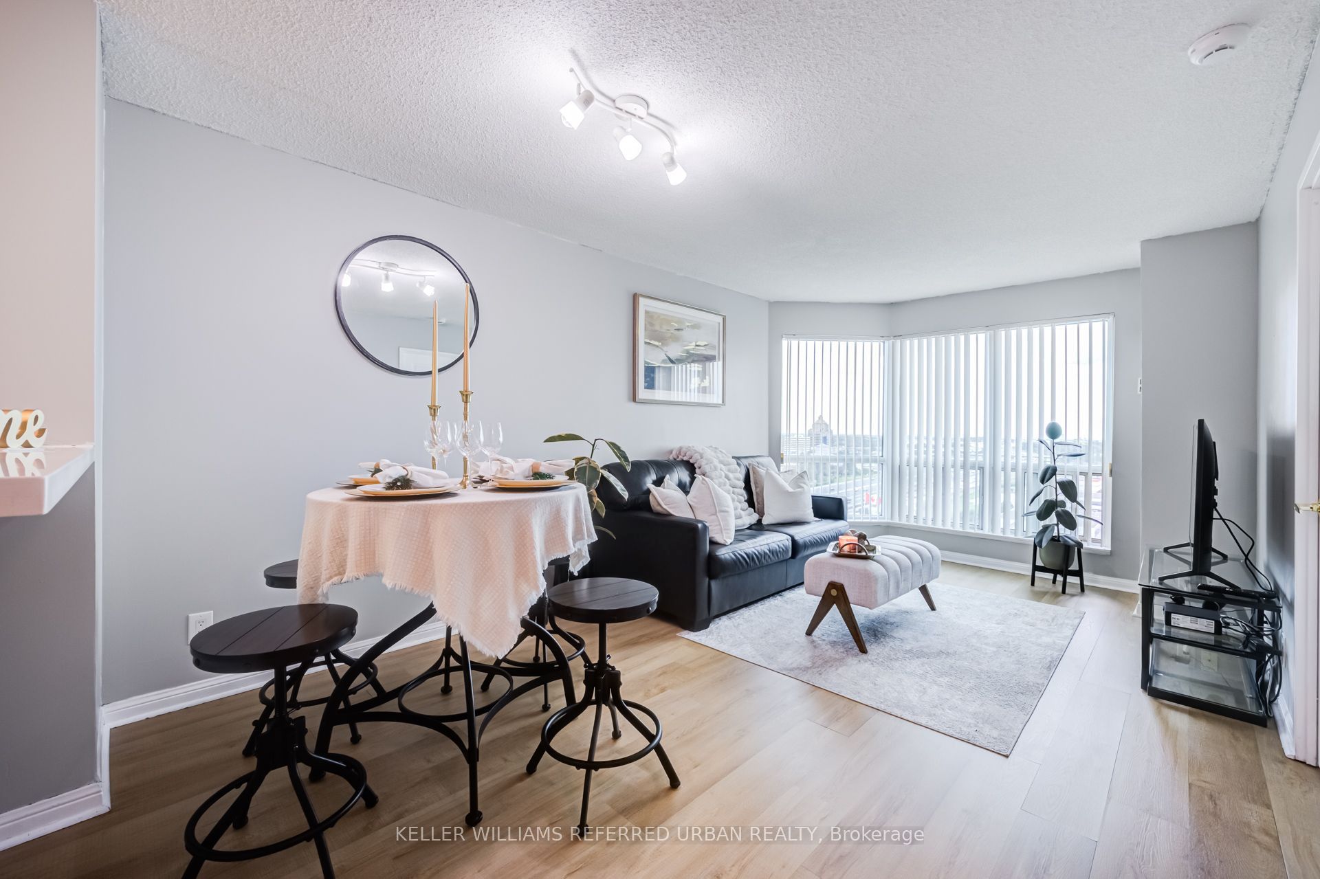 11 Lee Centre Drive 1908, Toronto, ON M1H 3J5 photo 4