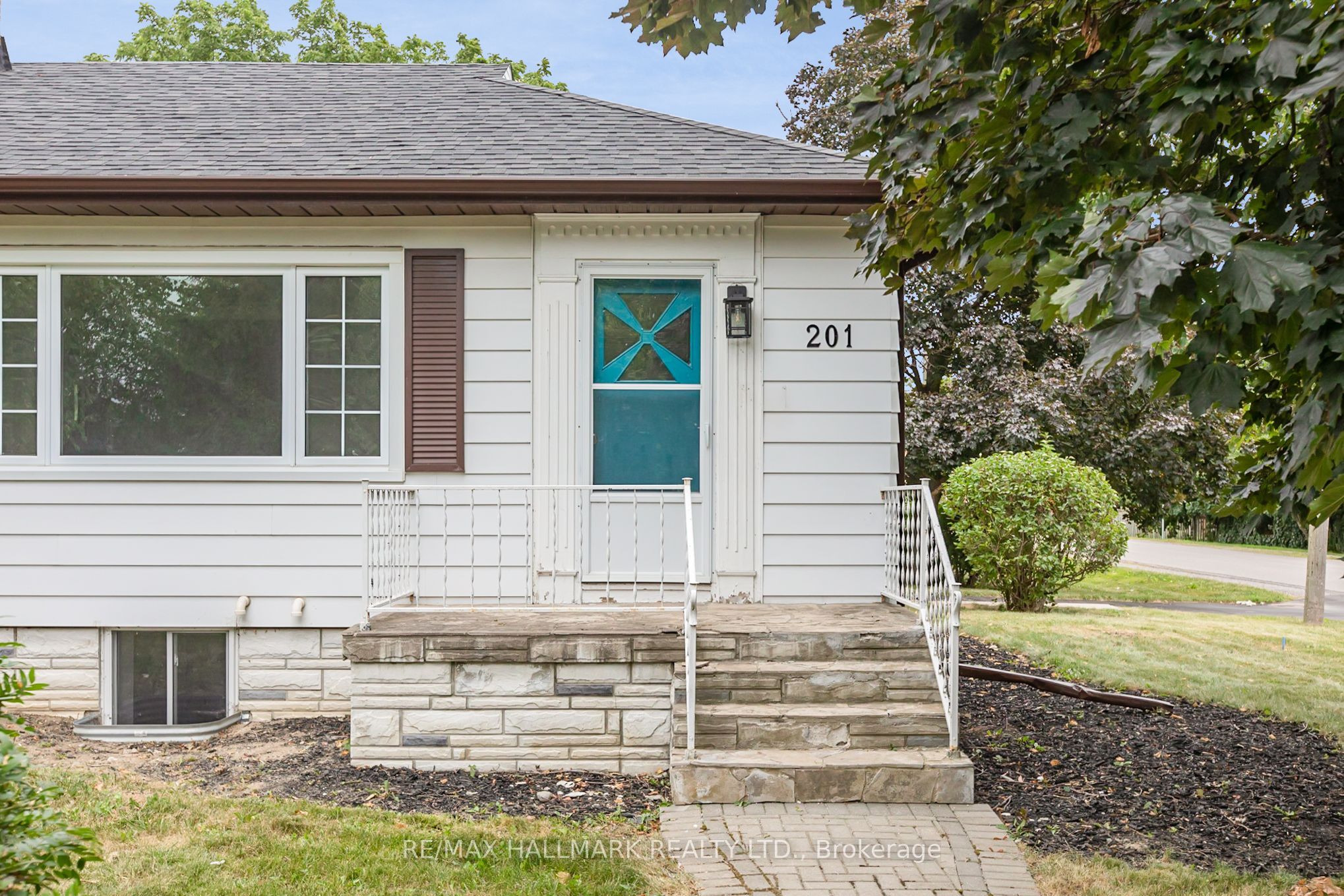 201 High Street Upper, Whitby, ON L1N 5H5 photo 3