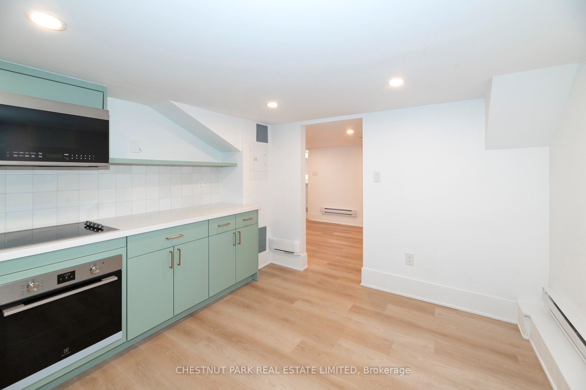 1105 Queen Street Lower, Toronto, ON M4M 1K7 photo 4