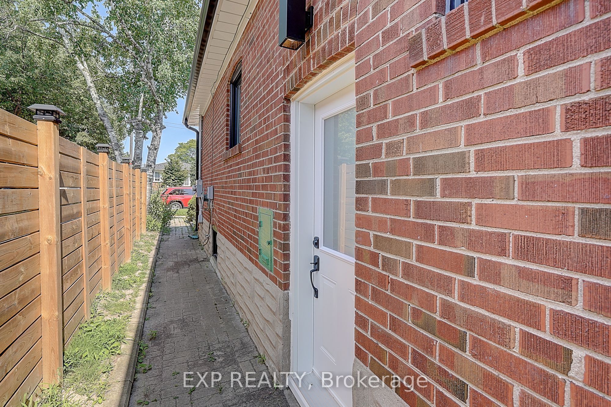36 Vauxhall Drive Bsmt, Toronto, ON M1P 1P7 photo 2