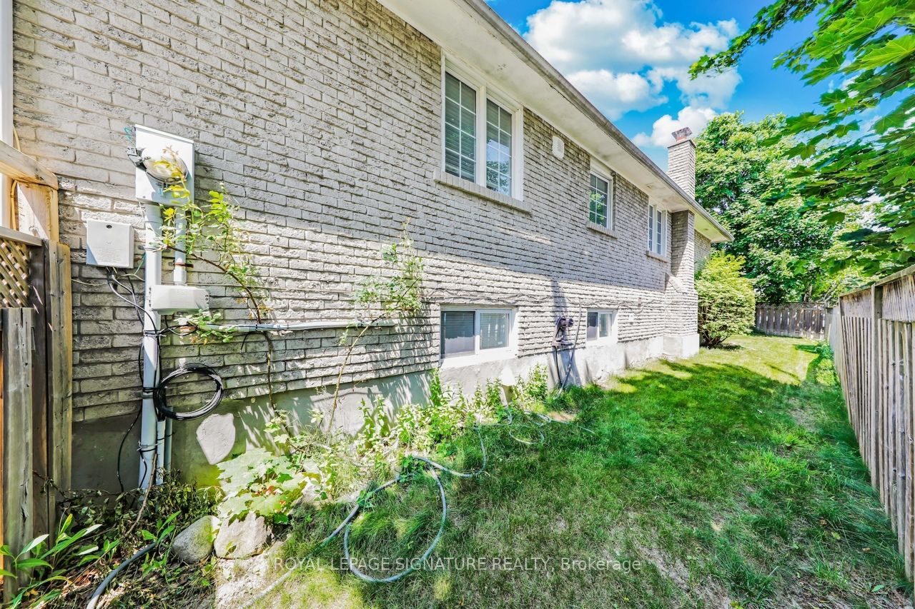 1905 Rosefield Road Bsmt, Pickering, ON L1V 3K1 photo 2