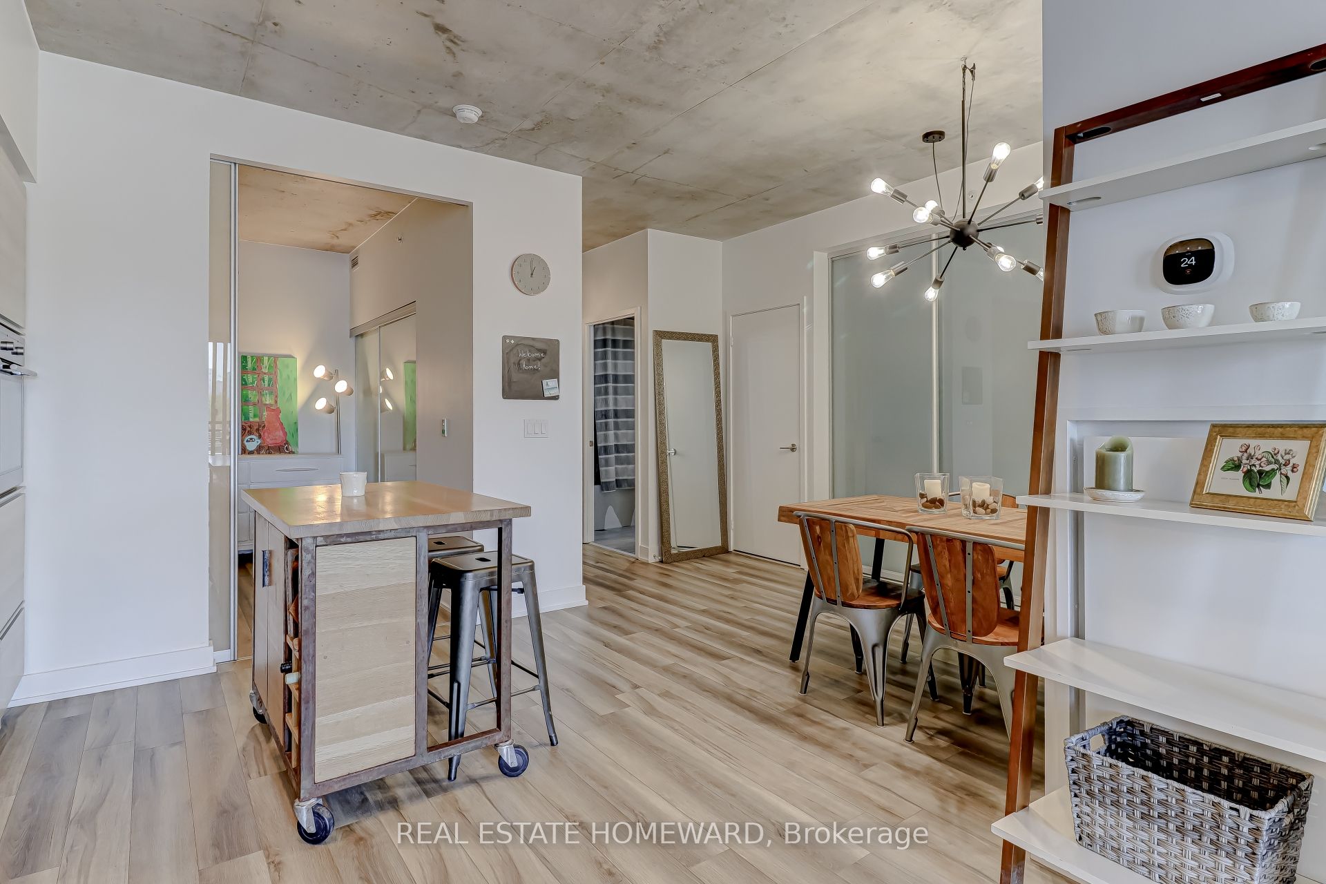 1190 Dundas Street E 522, Toronto, ON M4M 0C5 photo 2