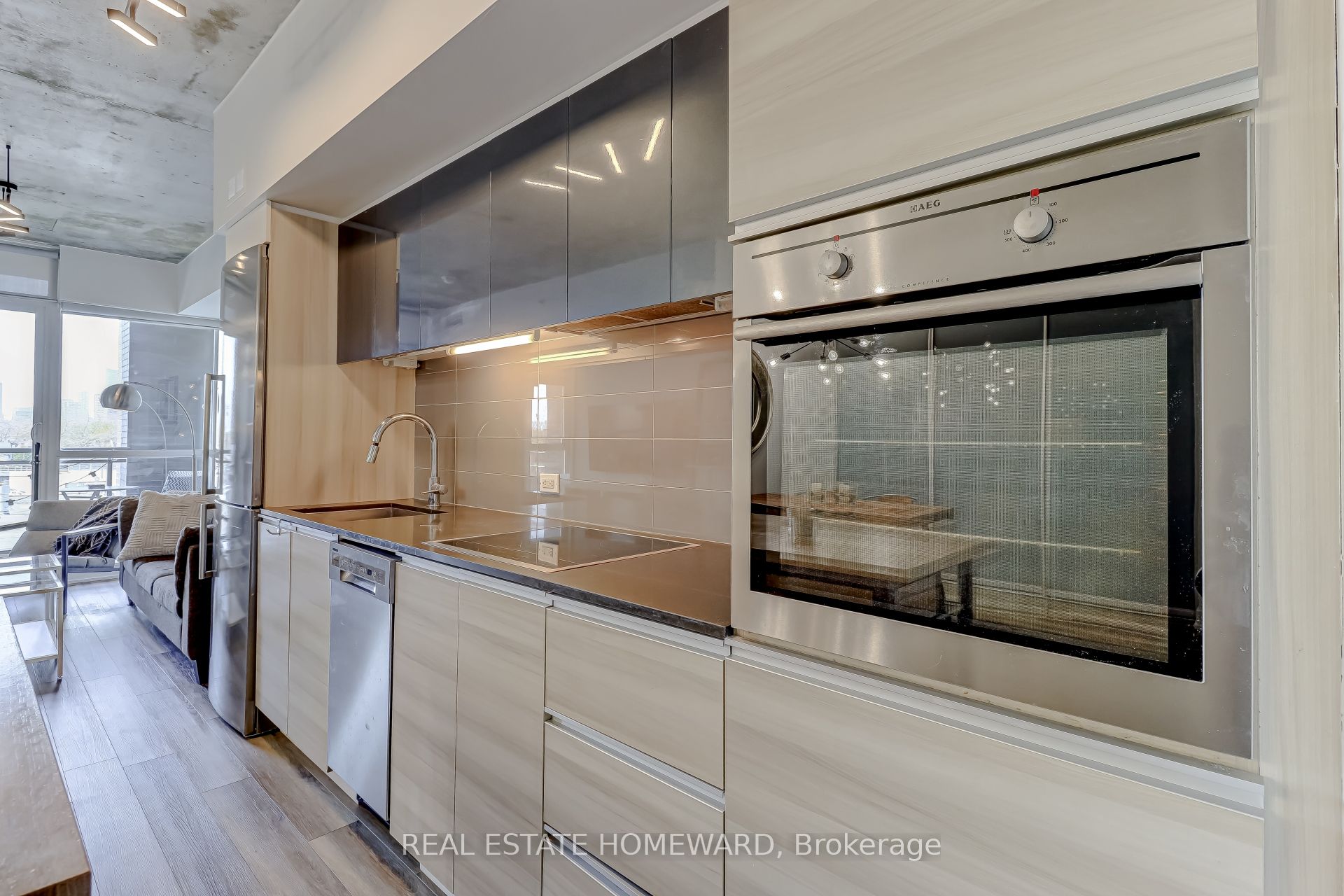 1190 Dundas Street E 522, Toronto, ON M4M 0C5 photo 4