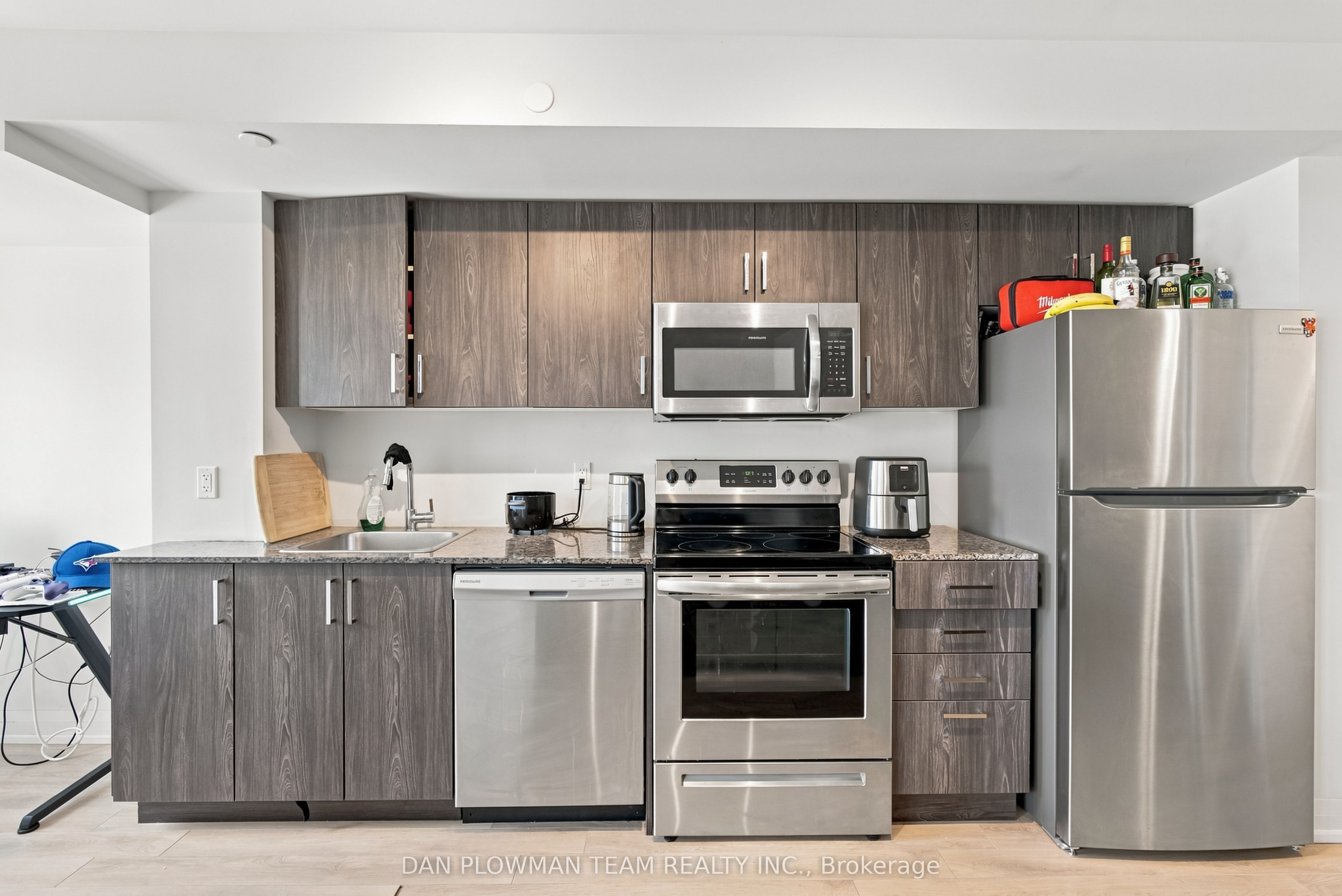 20 Meadowglen Place 227, Toronto, ON M1H 2Y5 photo 5
