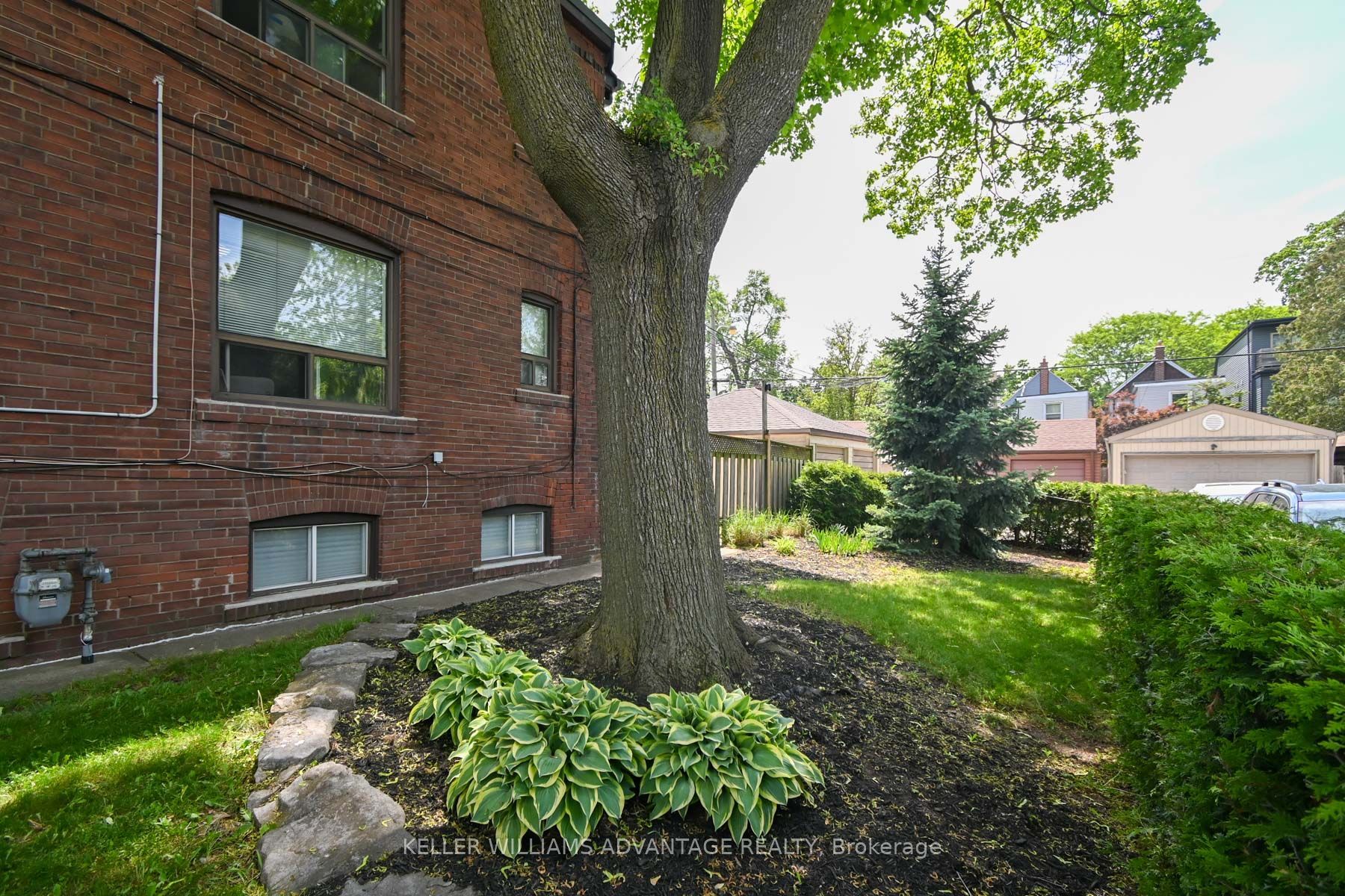 110-112 Dewhurst Boulevard, Toronto, ON M4J 3J3 photo 3