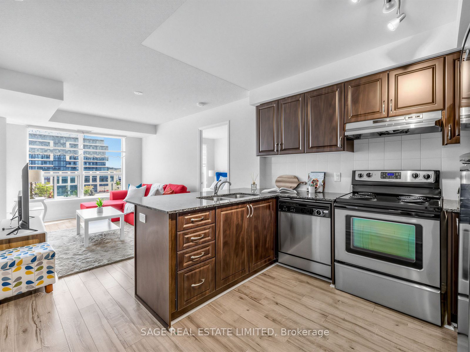 60 Fairfax Crescent 507, Toronto, ON M1L 0E1 photo 5