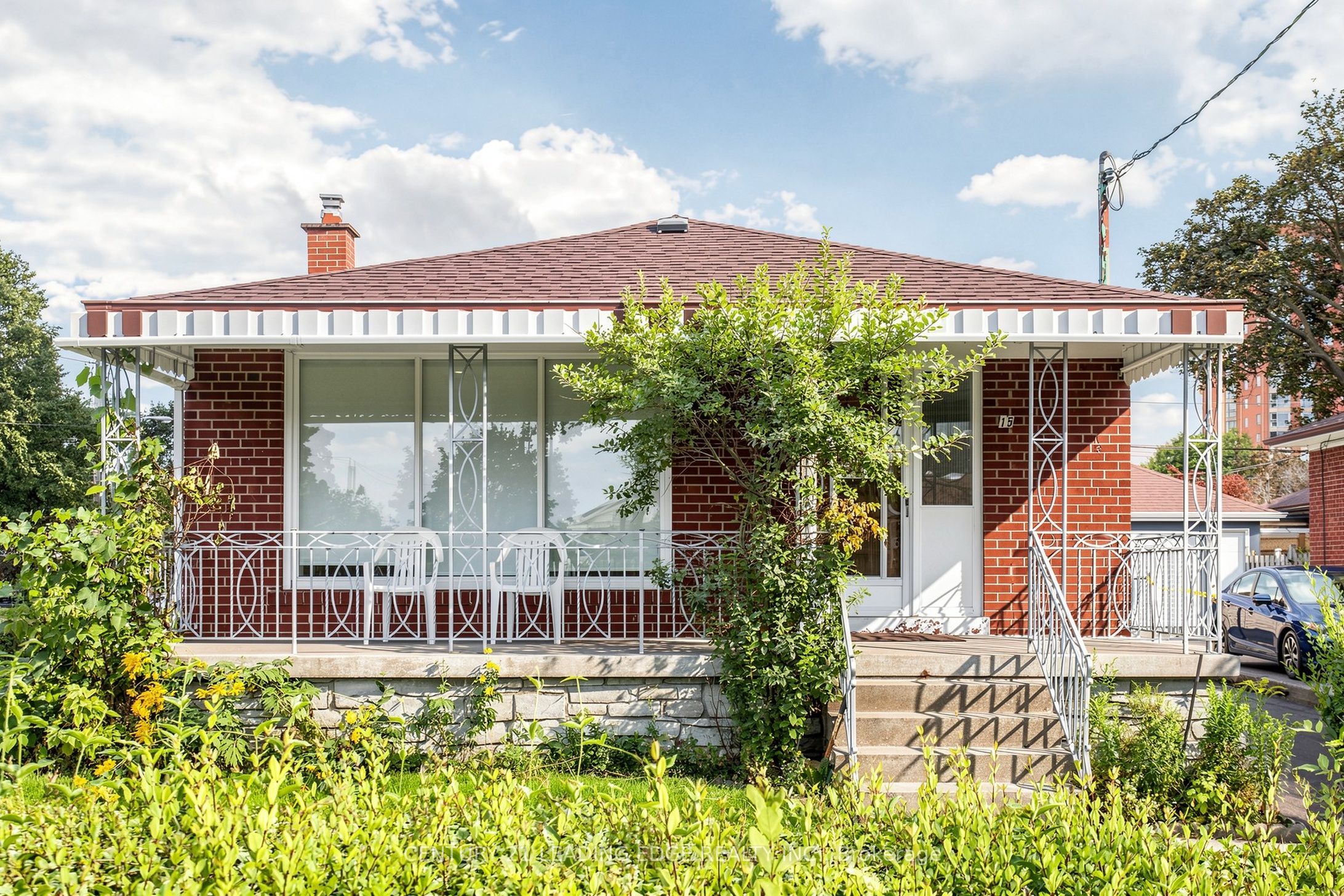 15 Maretta Avenue Lower, Toronto, ON M1K 3X8 photo 2