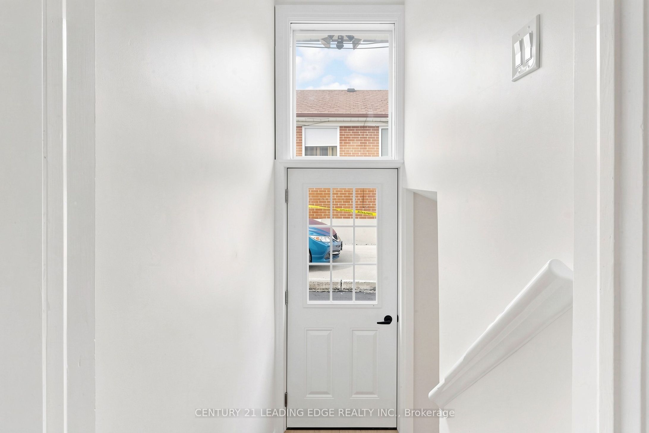15 Maretta Avenue Lower, Toronto, ON M1K 3X8 photo 4