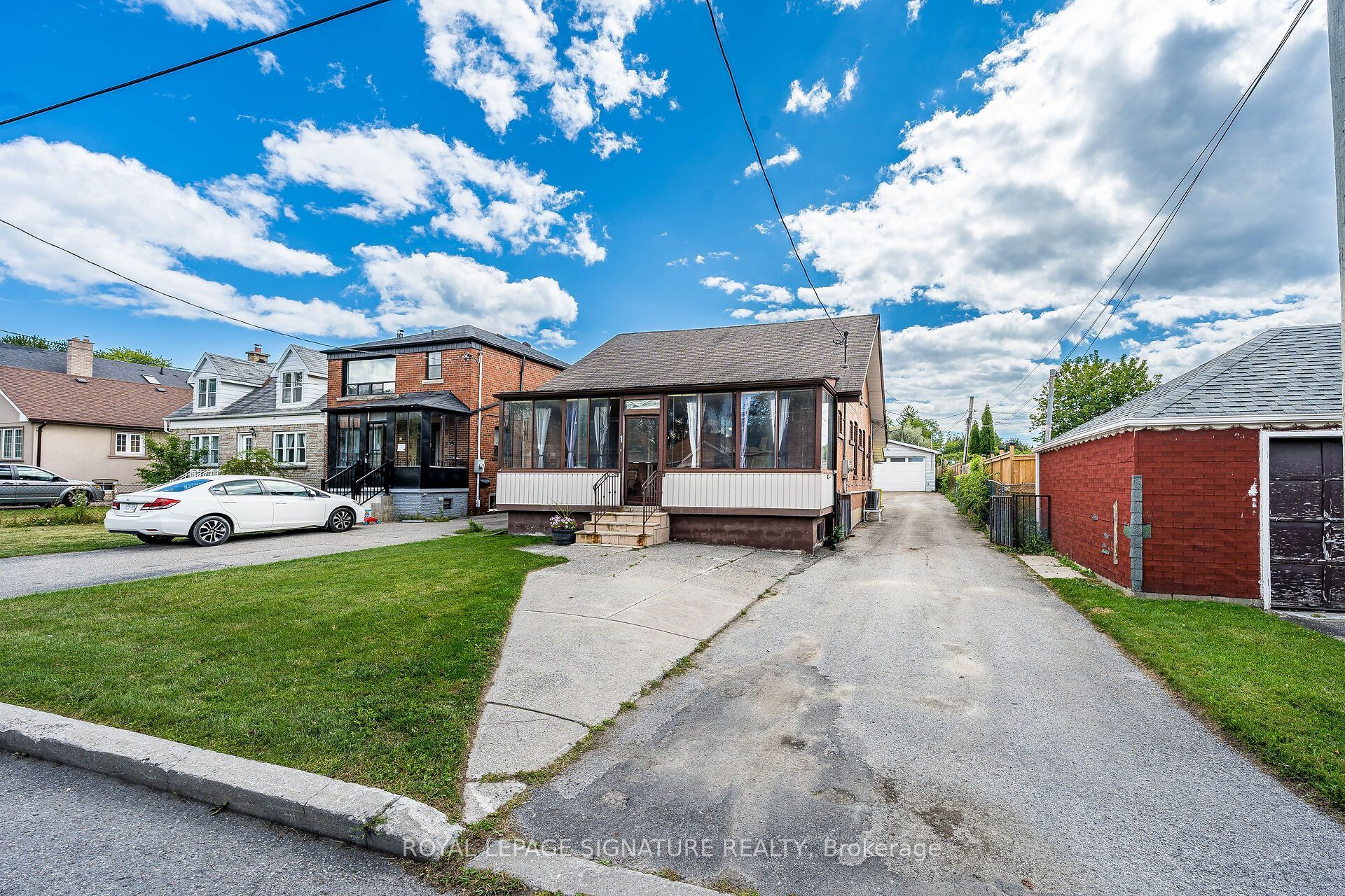 1 Davidson Avenue, Toronto, ON M1K 1C2 photo 2