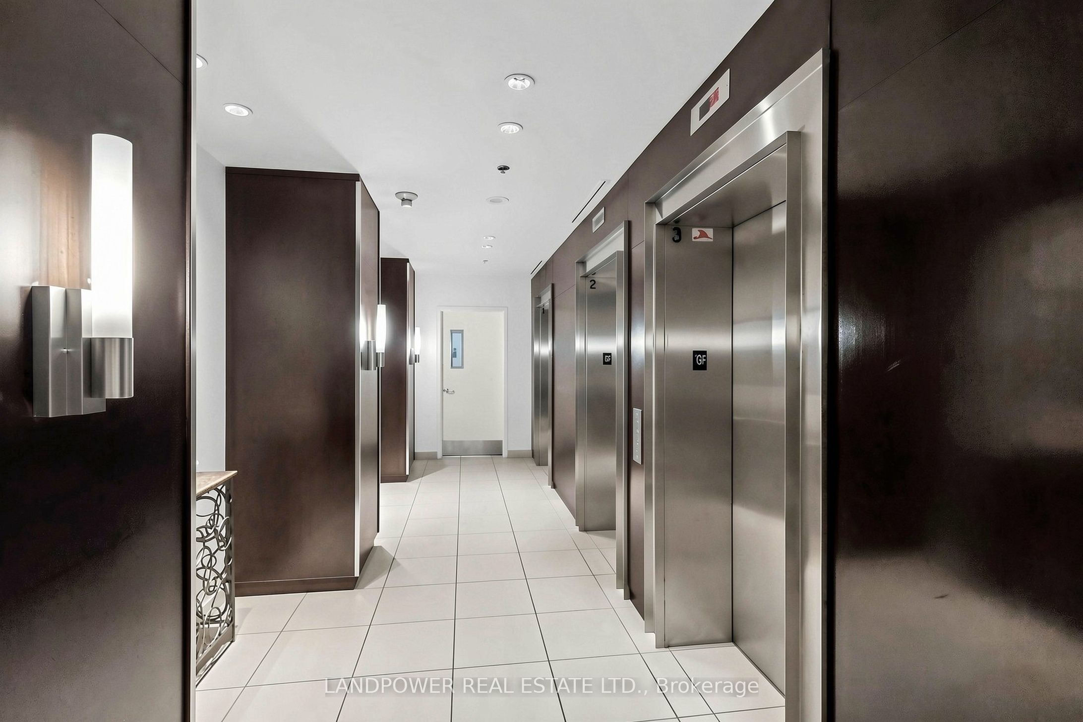 36 Lee Centre Drive 1801, Toronto, ON M1H 3K2 photo 4