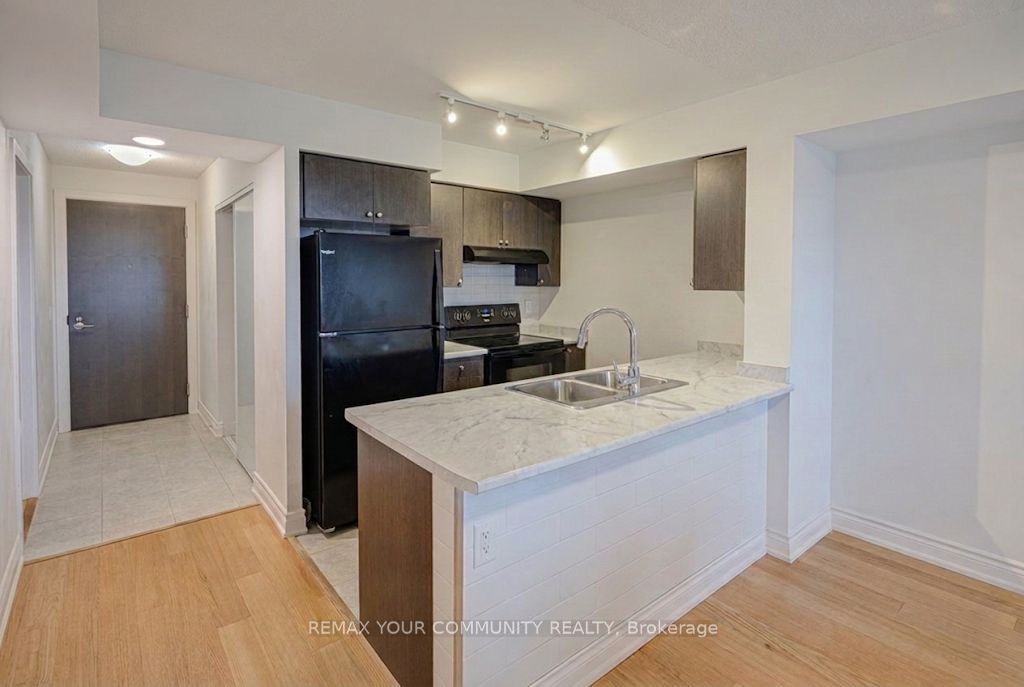 1346 E Danforth Road E 909, Toronto, ON M1J 0A9 photo 3