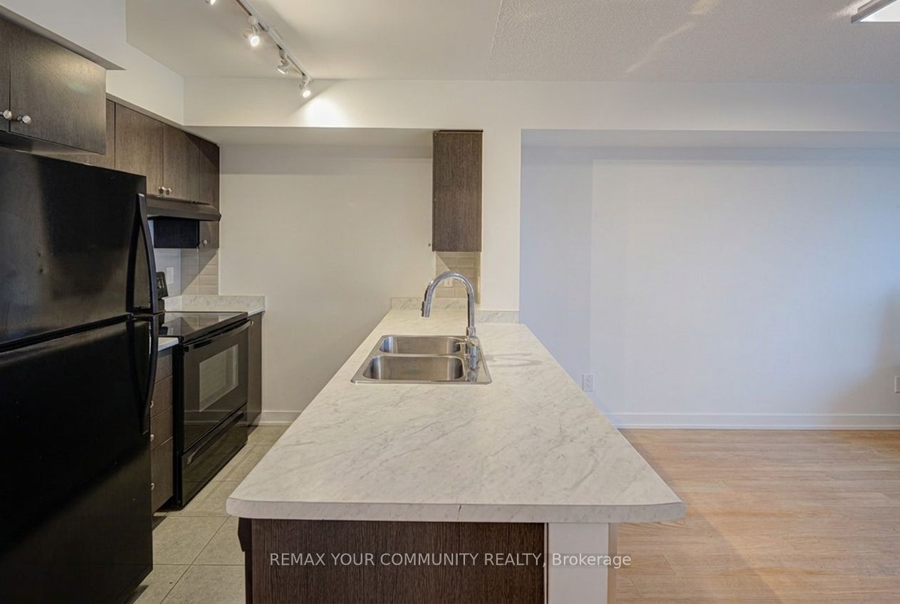1346 E Danforth Road E 909, Toronto, ON M1J 0A9 photo 4