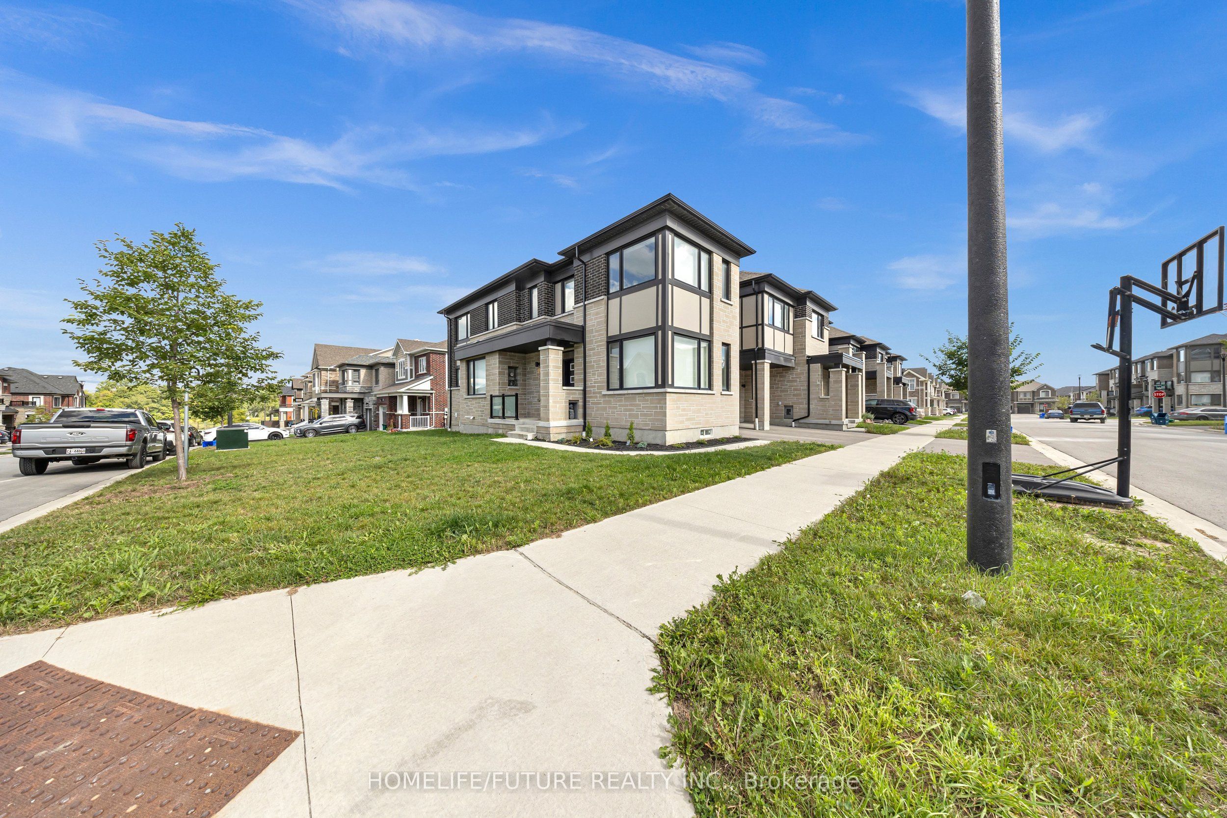 3379 Swordbill Street, Pickering, ON L1X 0M9 photo 2