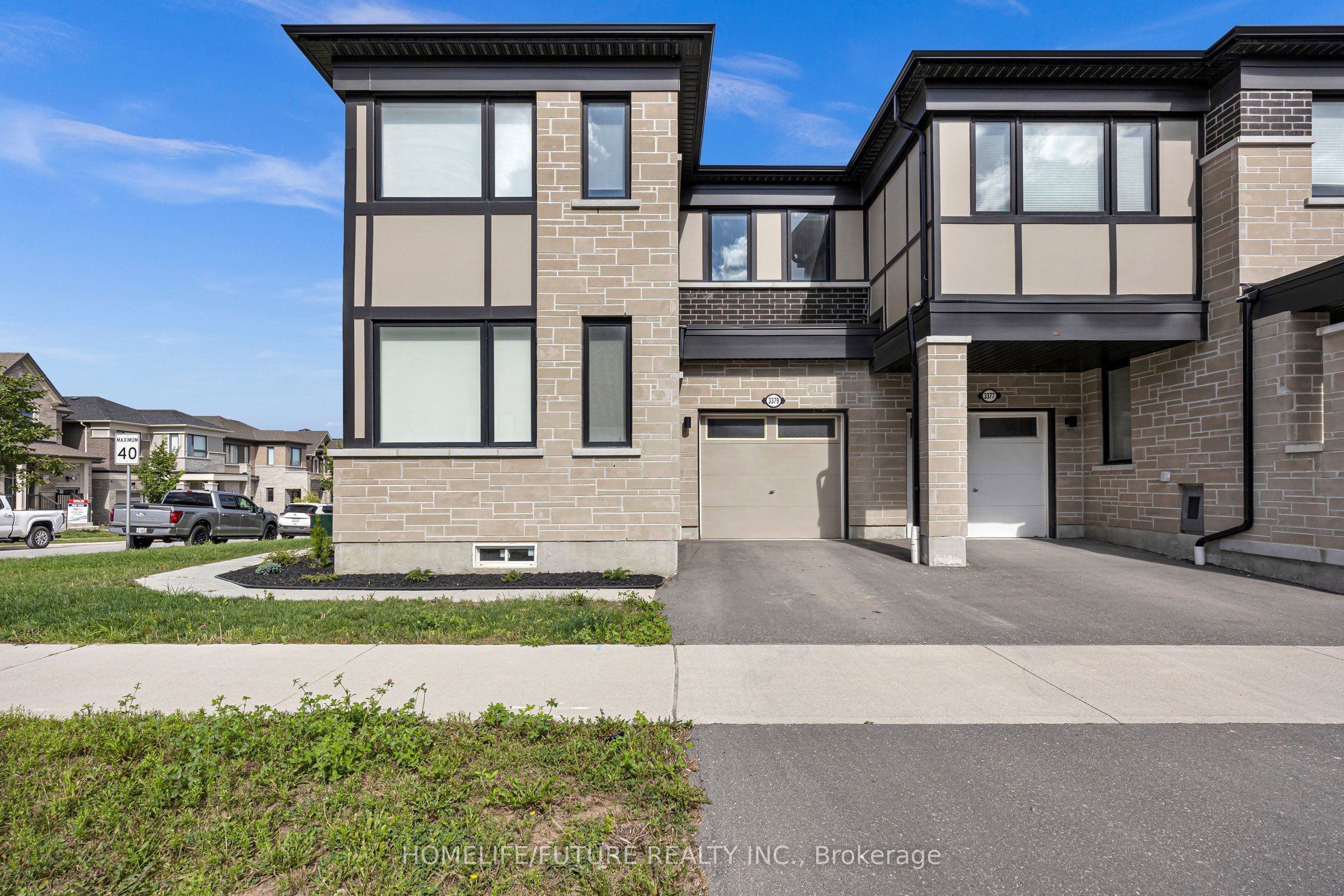 3379 Swordbill Street, Pickering, ON L1X 0M9 photo 3