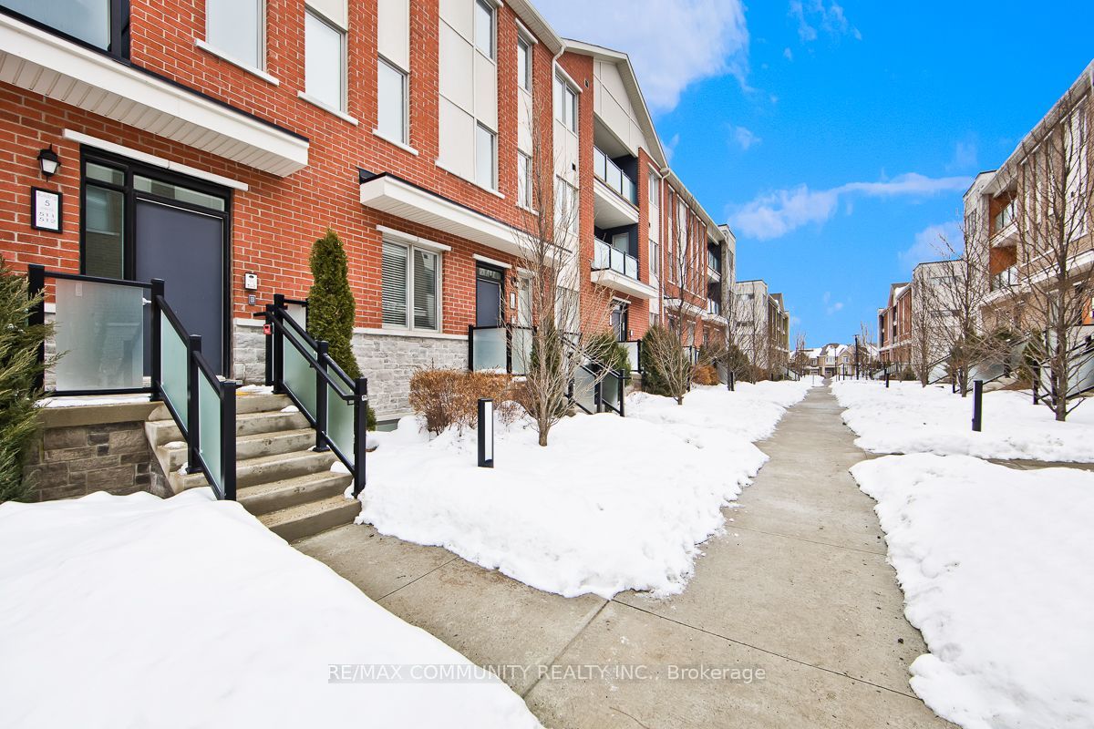 1148 Dragonfly Avenue 511, Pickering, ON L1X 0H5 photo 3