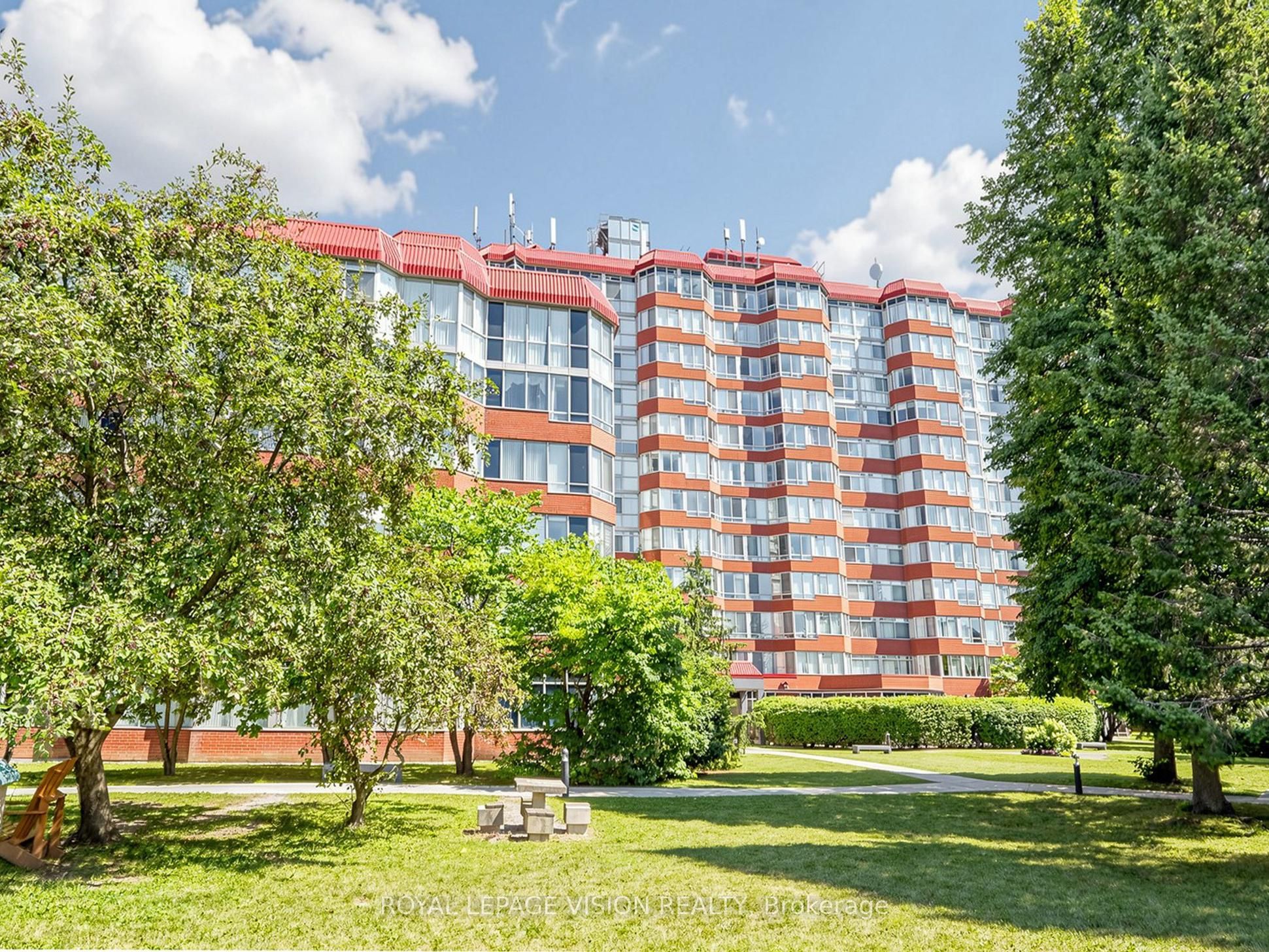 11753 Sheppard Avenue E 419, Toronto, ON M1B 5M3 photo 3