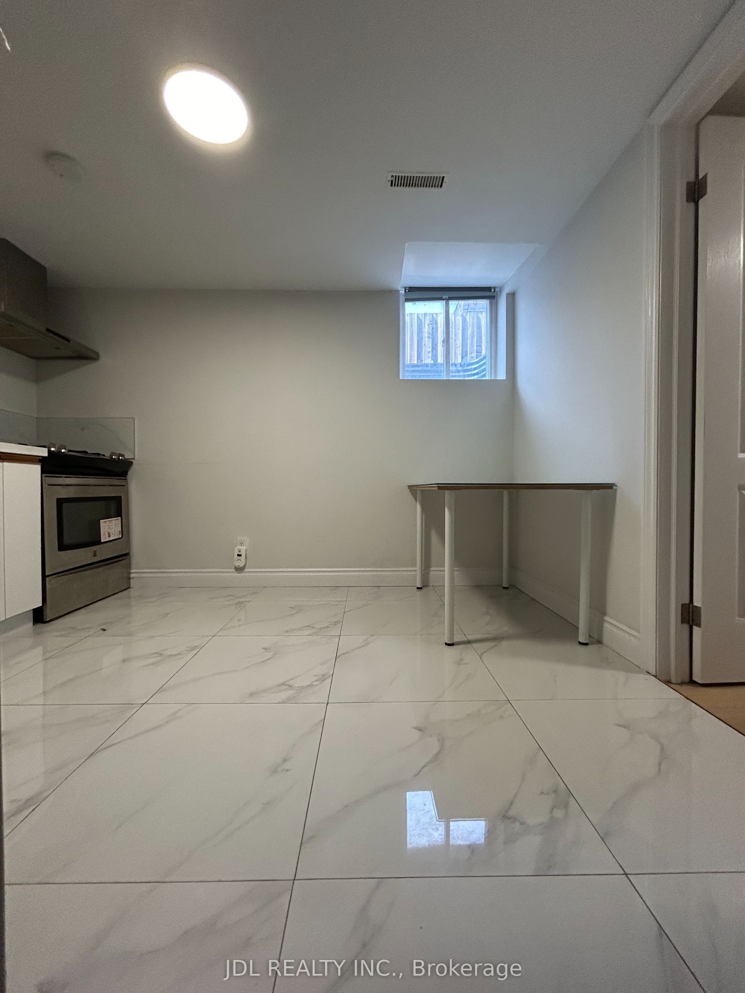 91 Bushmills Sq Square Entire 1bedroomunitA Bsmt, Toronto, ON M1V 1K5 photo 2