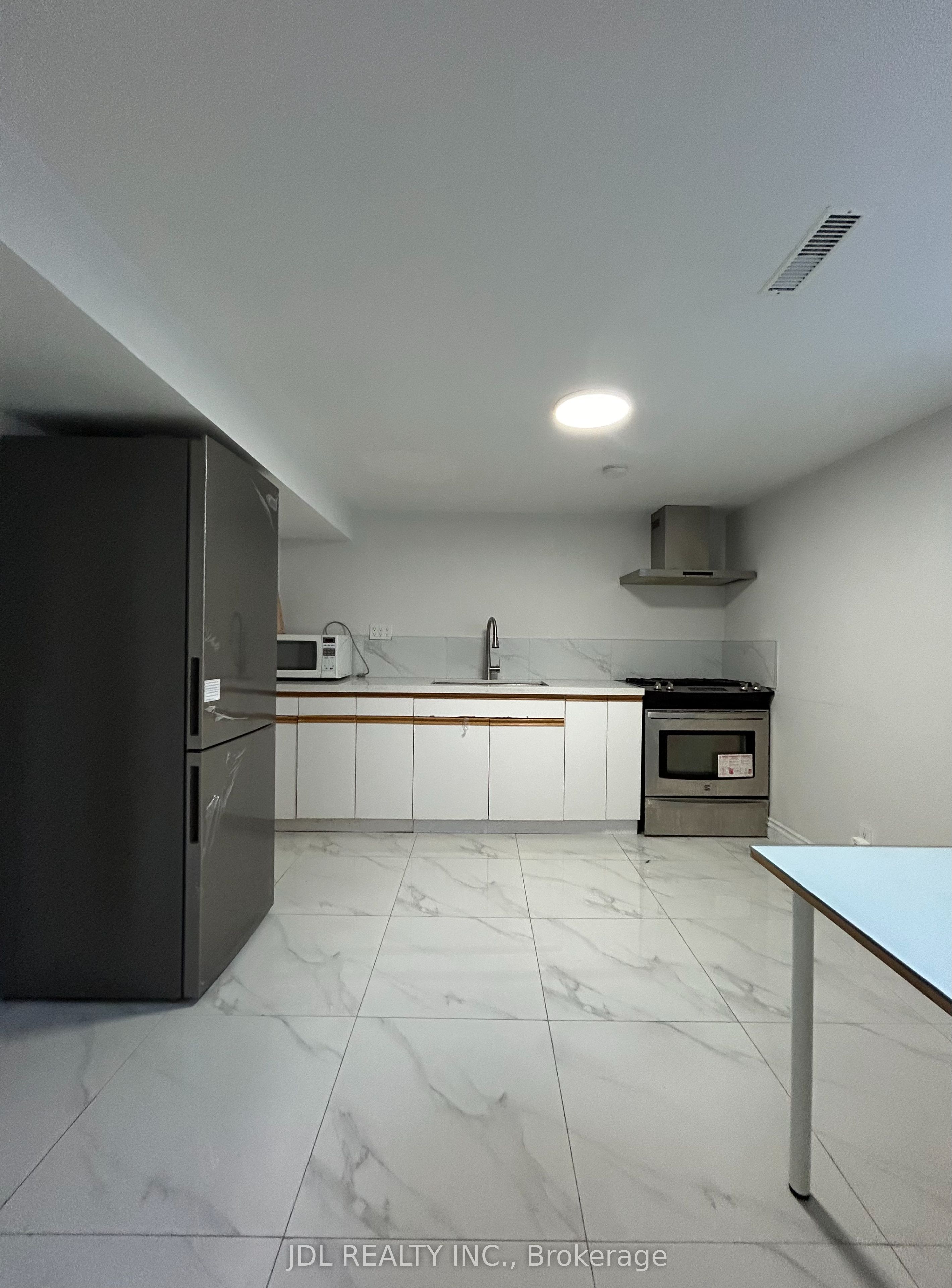 91 Bushmills Sq Square Entire 1bedroomunitA Bsmt, Toronto, ON M1V 1K5 photo 3