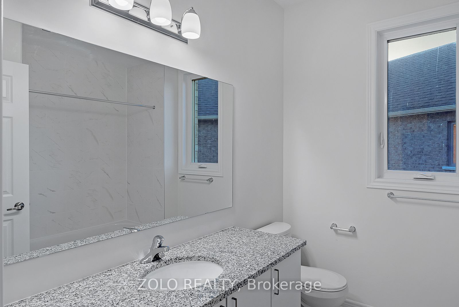 79 Bayardo Drive Room, Oshawa, ON L1L 0V2 photo 3