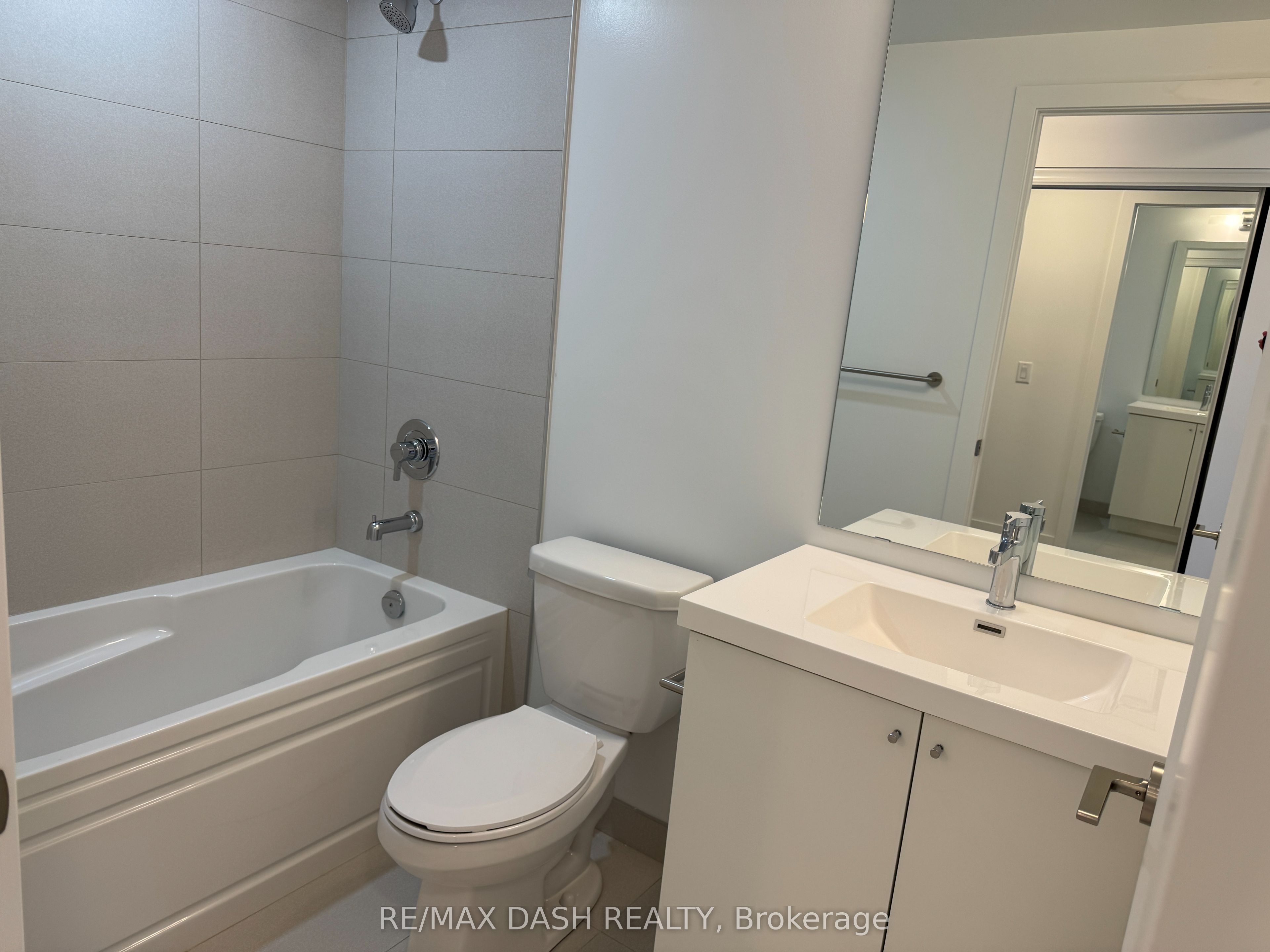 2545 Simcoe Street N 634, Oshawa, ON L1L 0W3 photo 4