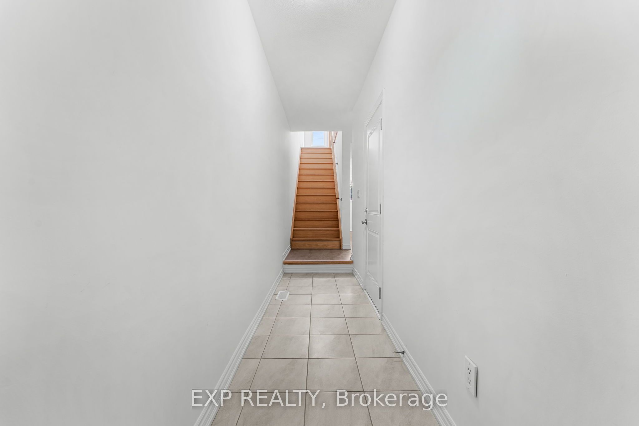 388 Okanagan Path, Oshawa, ON L1H 0B1 photo 4
