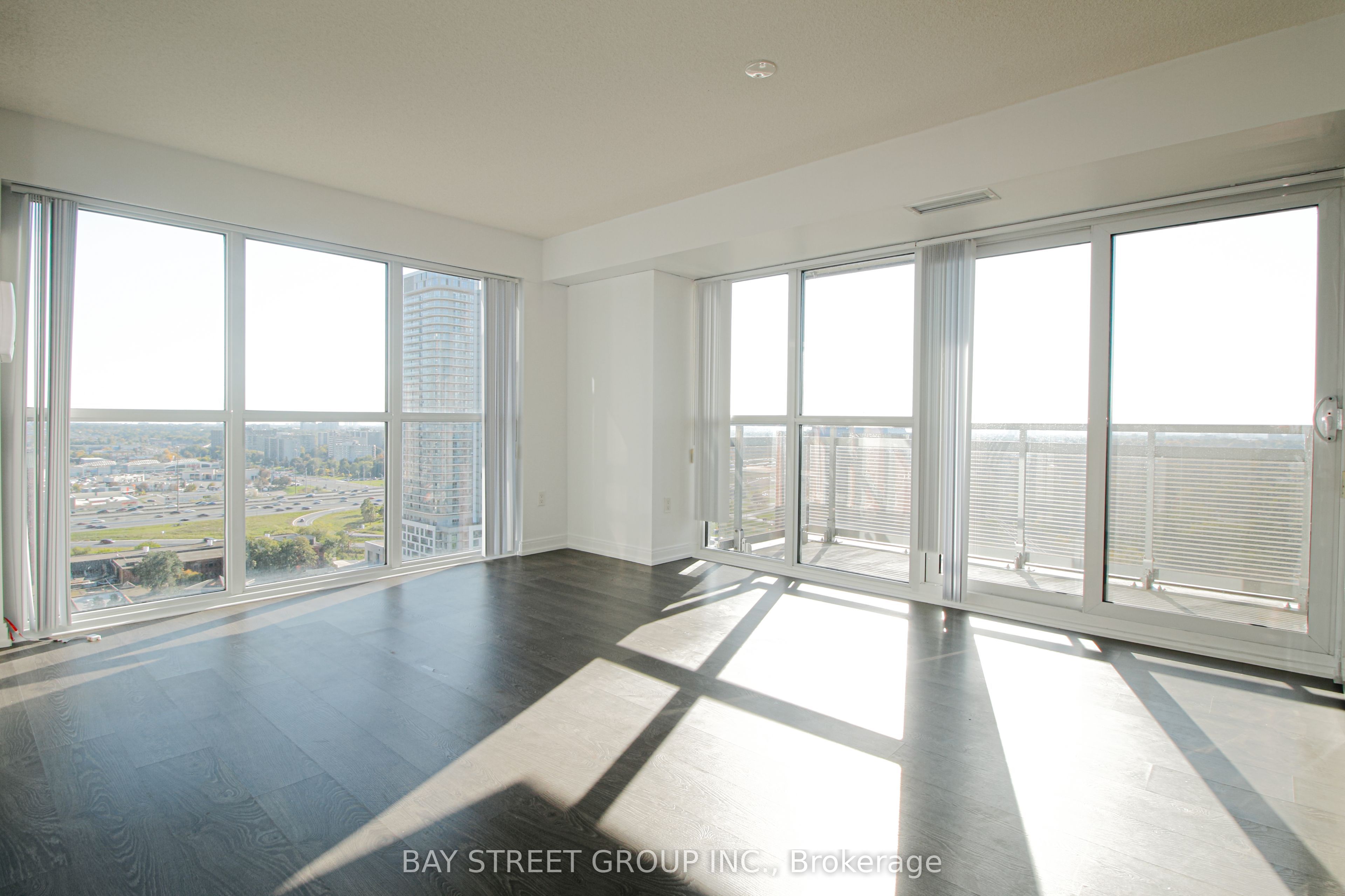 275 Village Green Square 2123, Toronto, ON M1S 0L8 photo 4