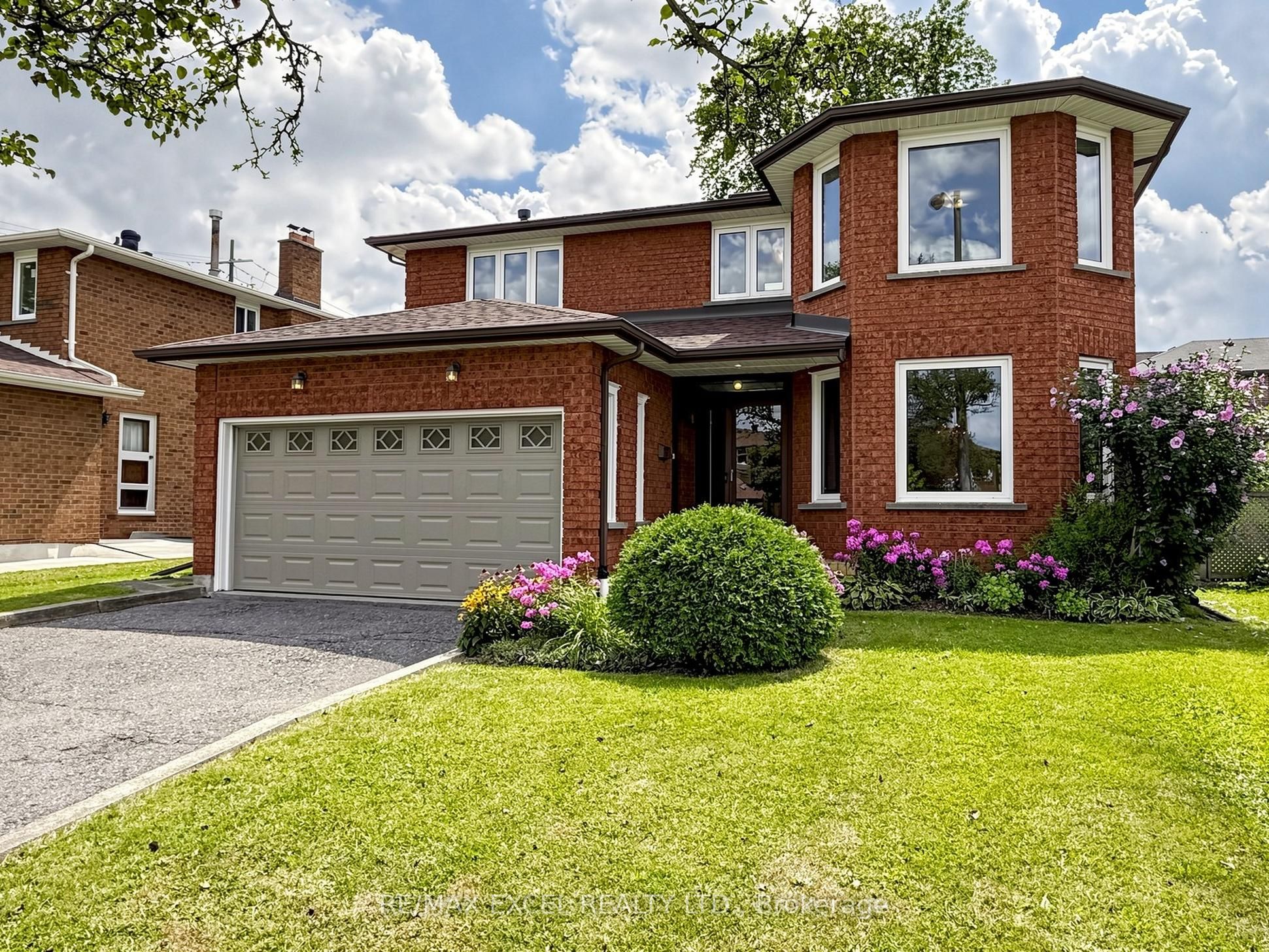 3 Lovekin Grove, Toronto, ON M1T 3T5 photo 2