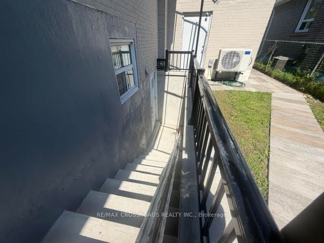 65 Romulus Drive, Toronto, ON M1K 4C1 photo 4