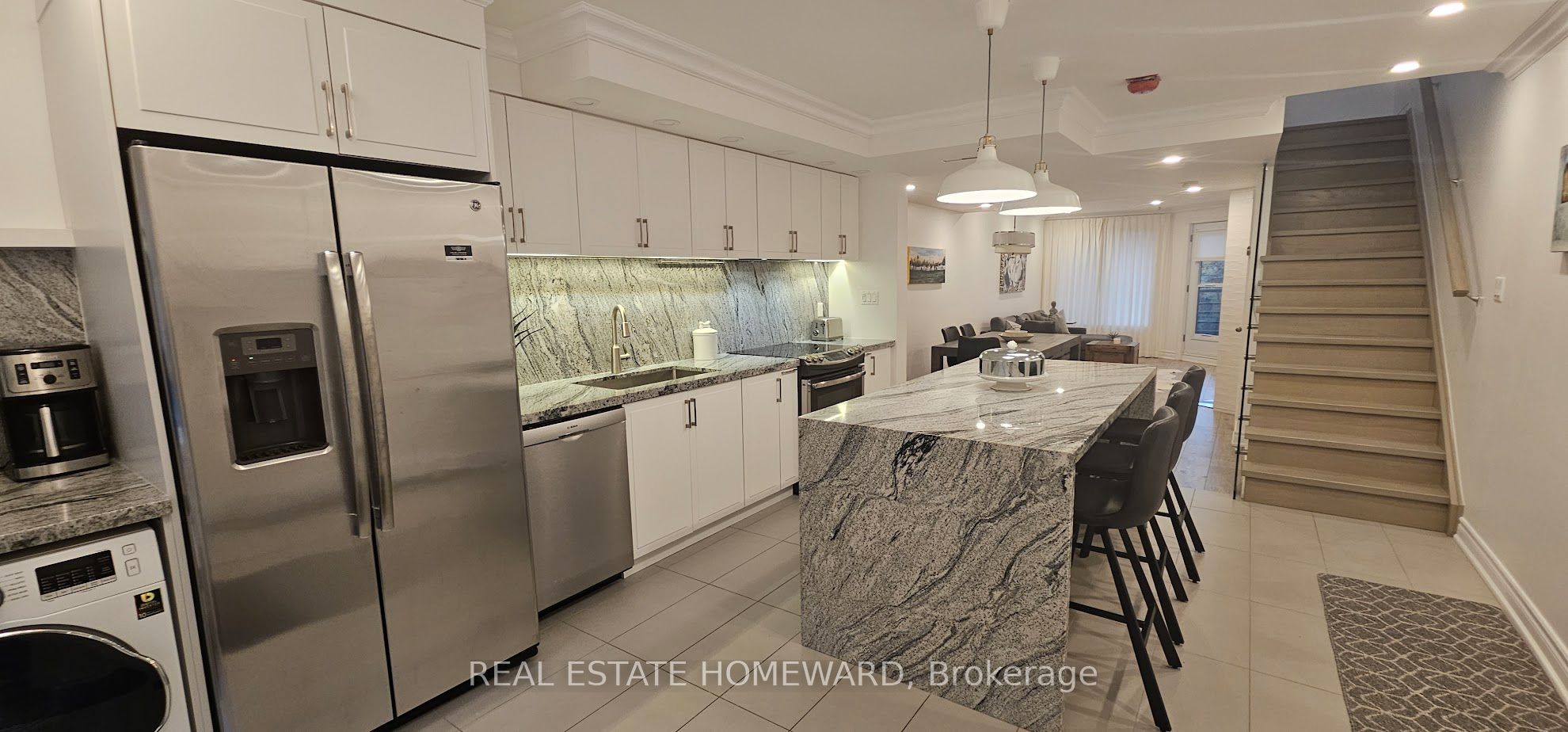 122 Glen Manor Drive 5, Toronto, ON M4E 2X6 photo 2