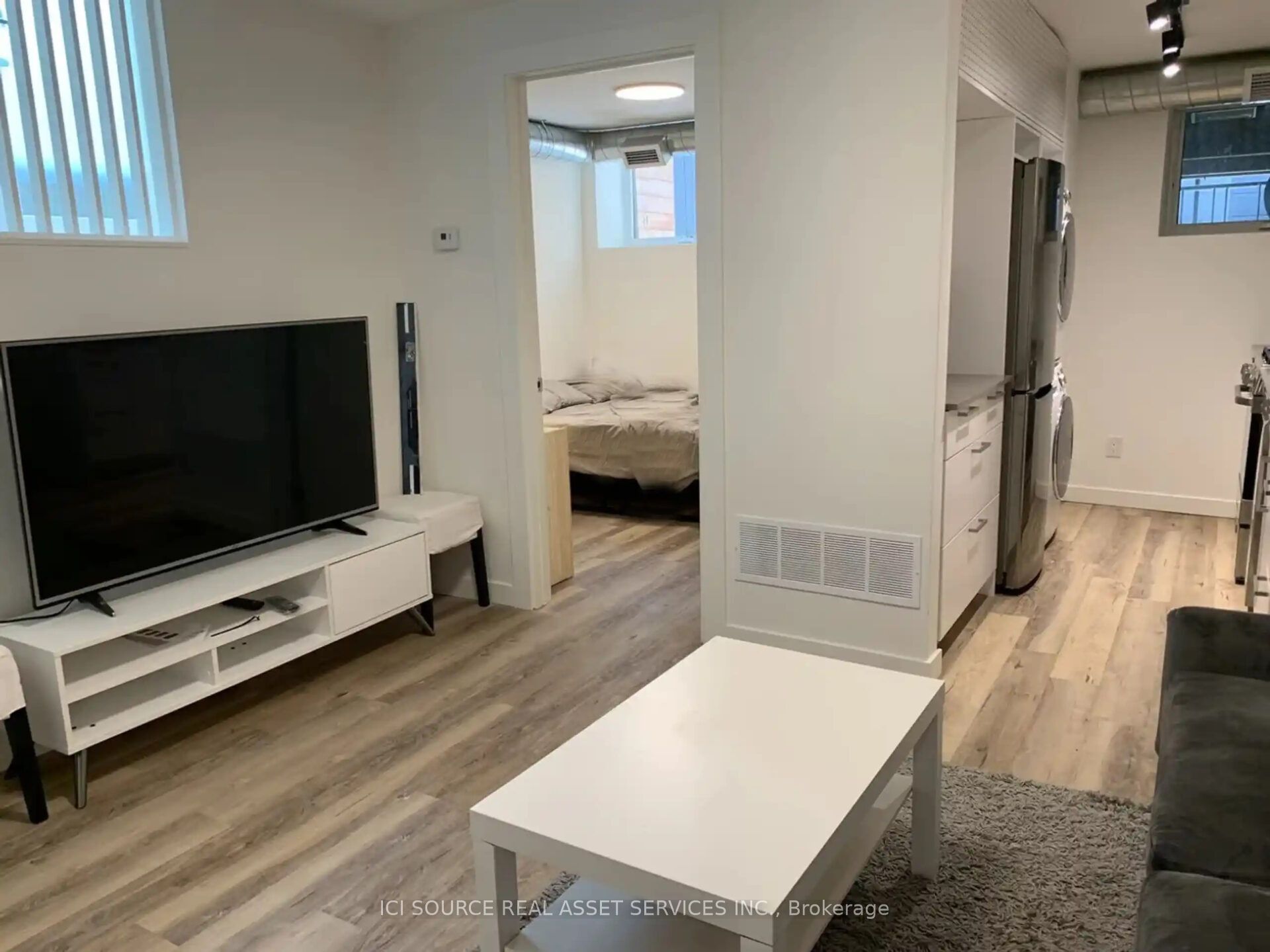 56 Jones Avenue A, Toronto, ON M4M 2Z8 photo 2