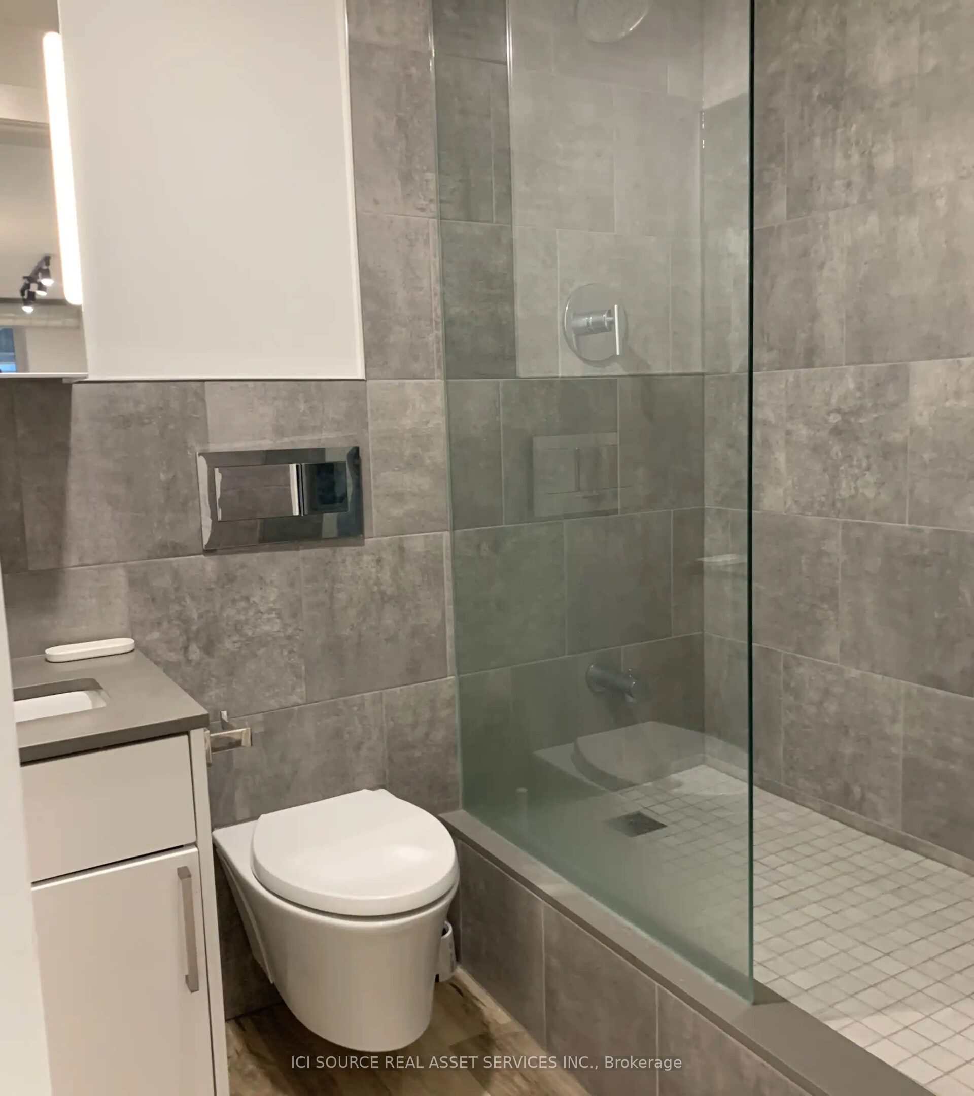 56 Jones Avenue A, Toronto, ON M4M 2Z8 photo 5