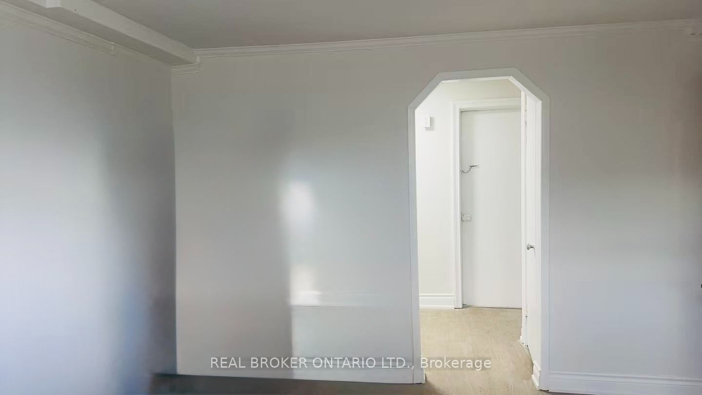 202 O'Connor Drive 1, Toronto, ON M4J 2T1 photo 2