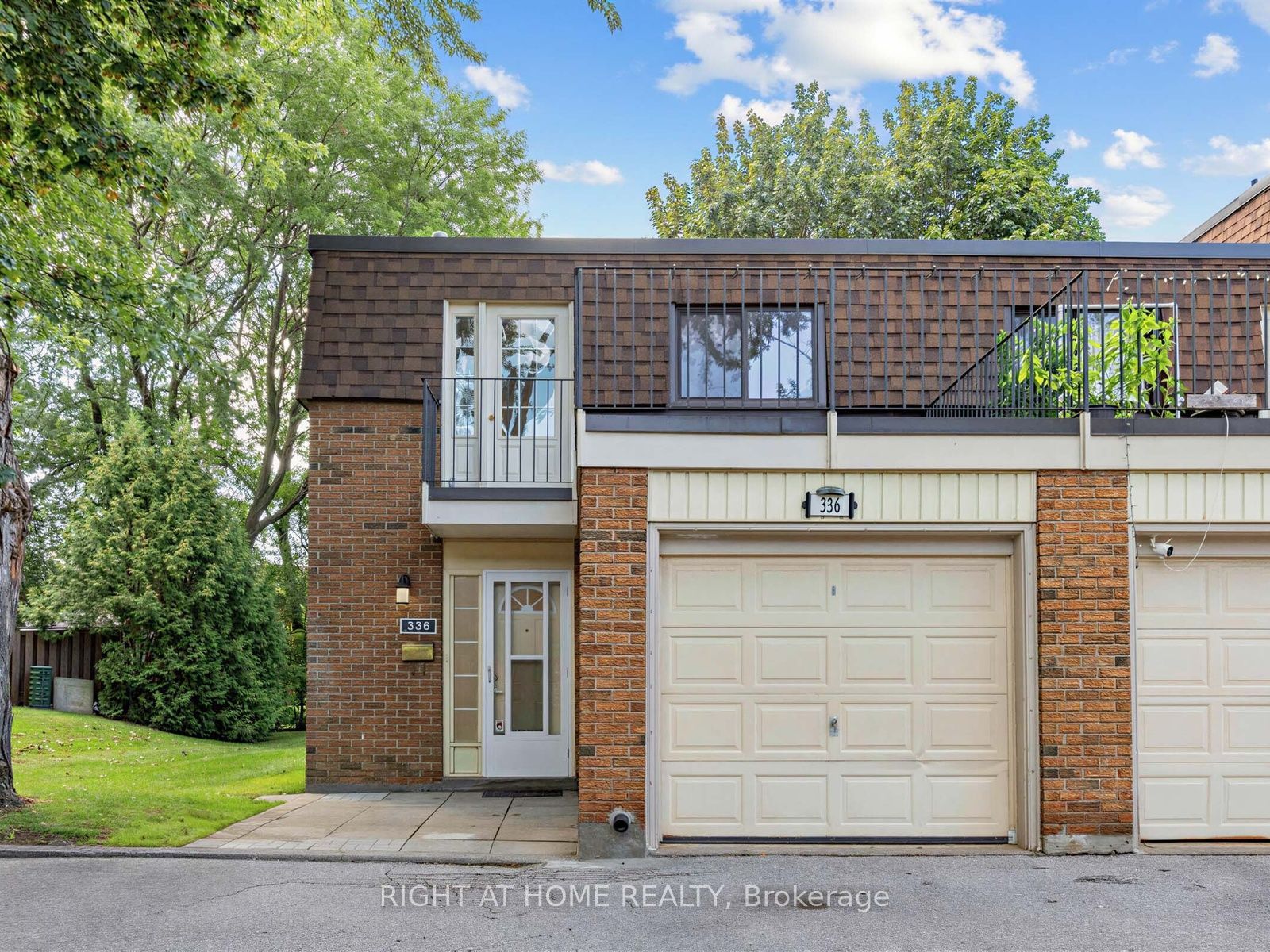 336 Sprucewood Court, Toronto, ON M1W 1R1 photo 2