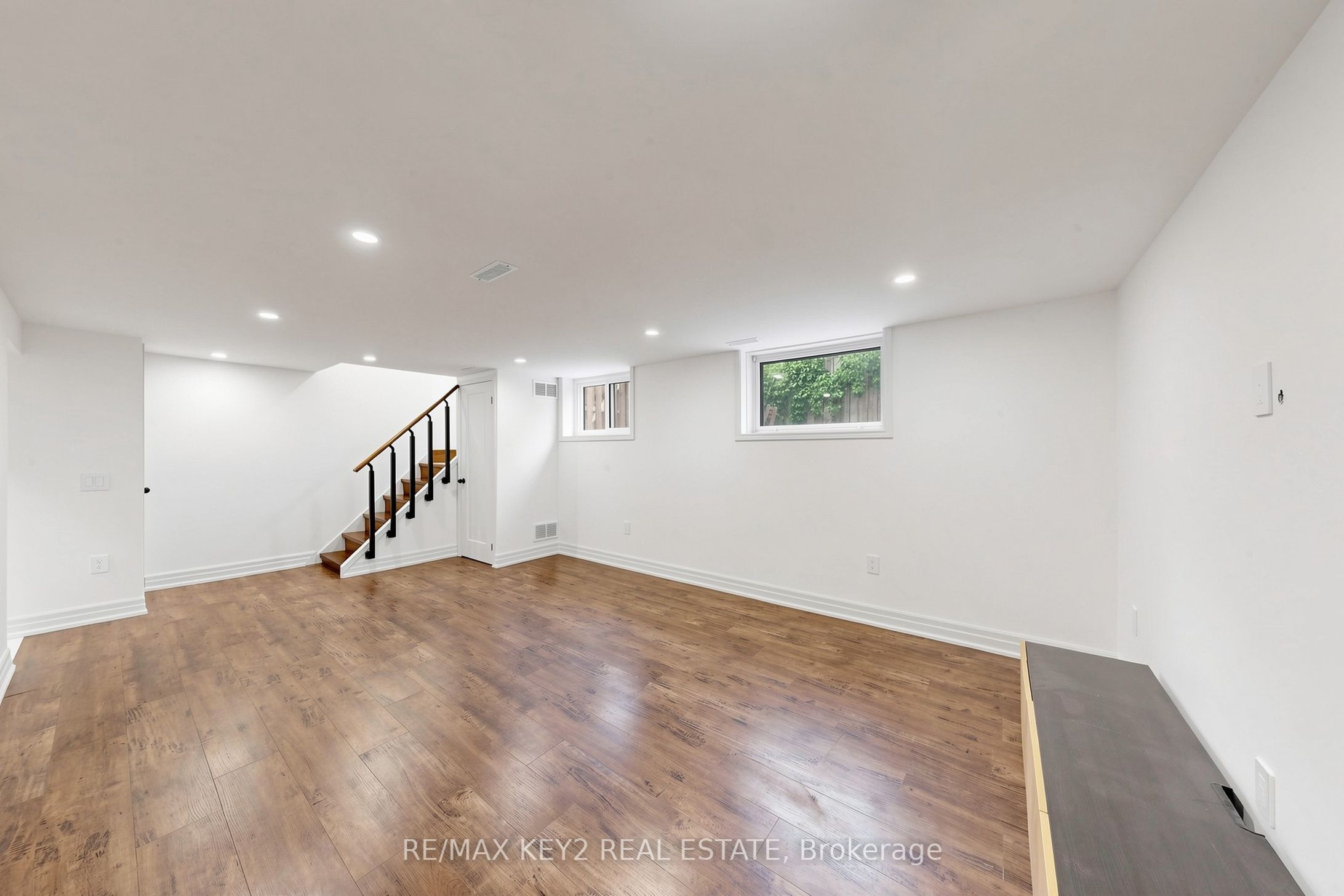 707 Walnut Street W, Whitby, ON L1N 2W9 photo 3