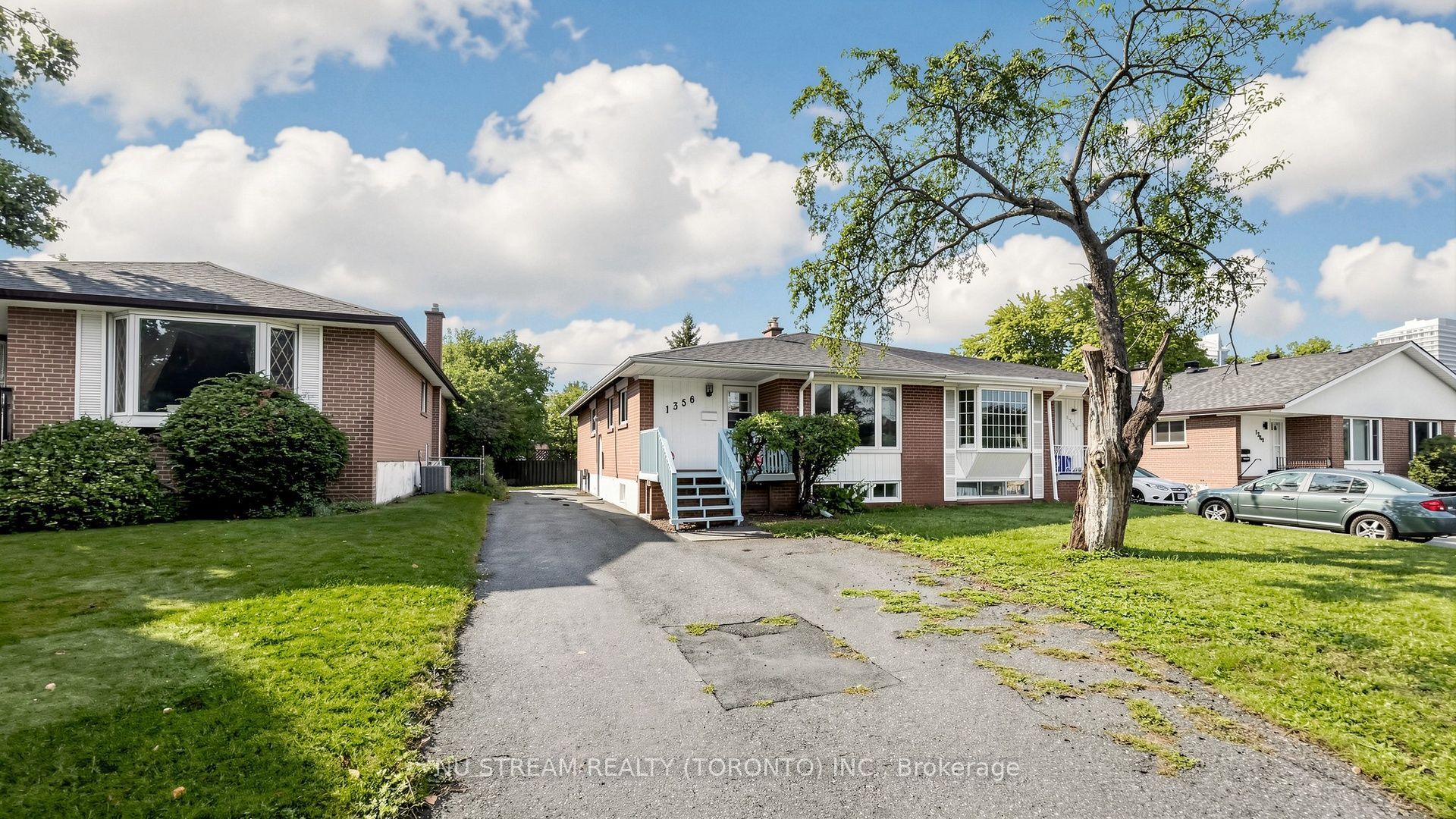 1356 Tatra Drive, Pickering, ON L1W 1K6 photo 2