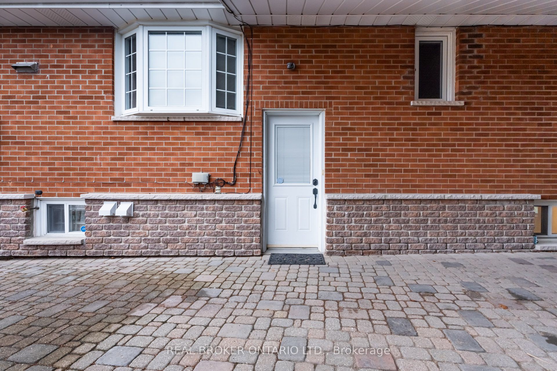 1145 Ridgecrest Avenue Bsmt., Oshawa, ON L1H 1V3 photo 5