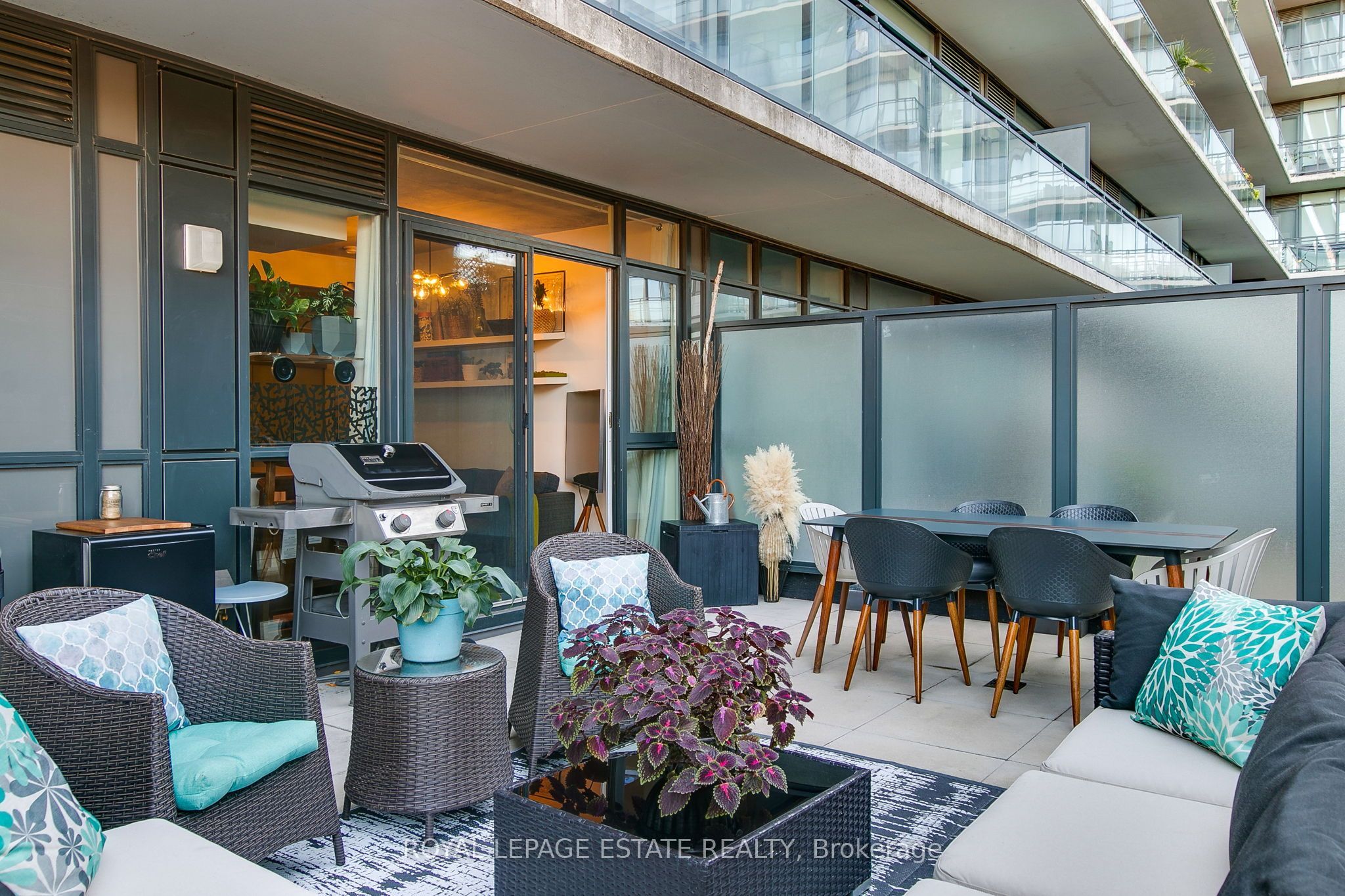 1190 Dundas Street E 305, Toronto, ON M4M 0C5