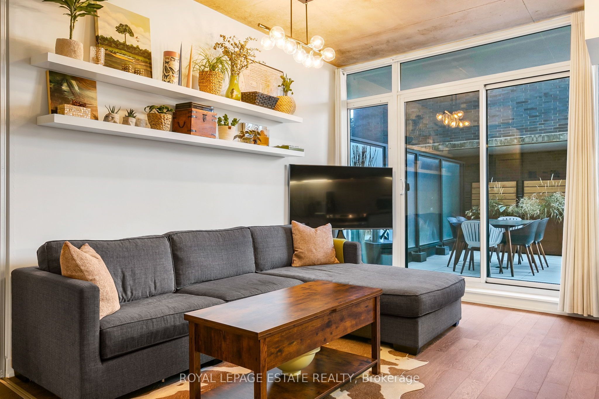 1190 Dundas Street E 305, Toronto, ON M4M 0C5 photo 5