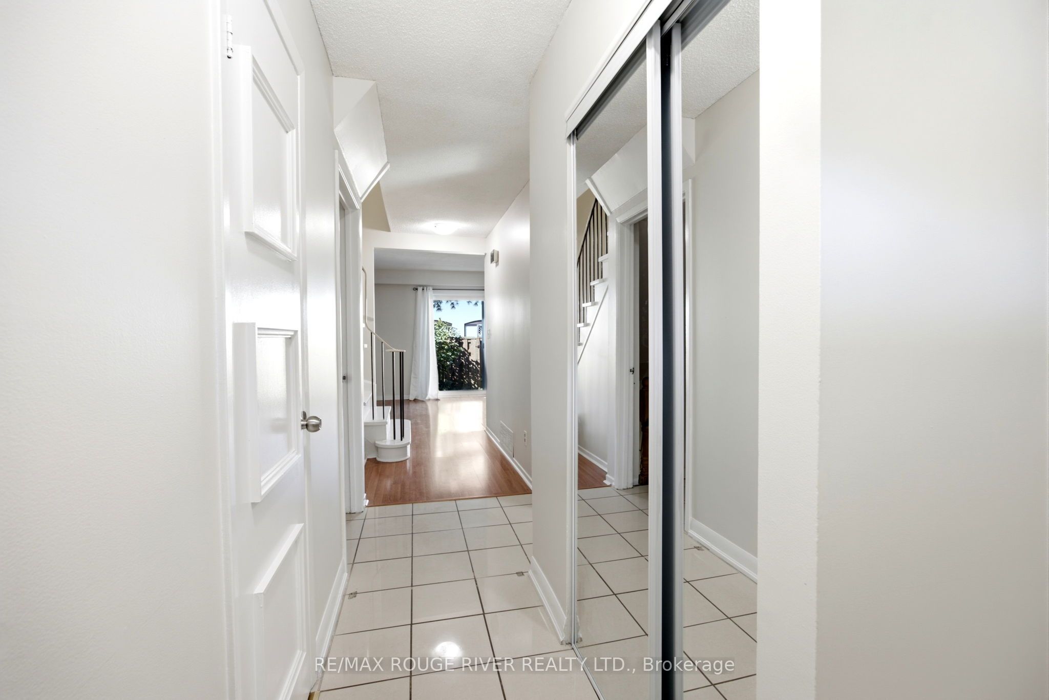 21 W Livonia Place 76, Toronto, ON M1E 4W5 photo 3