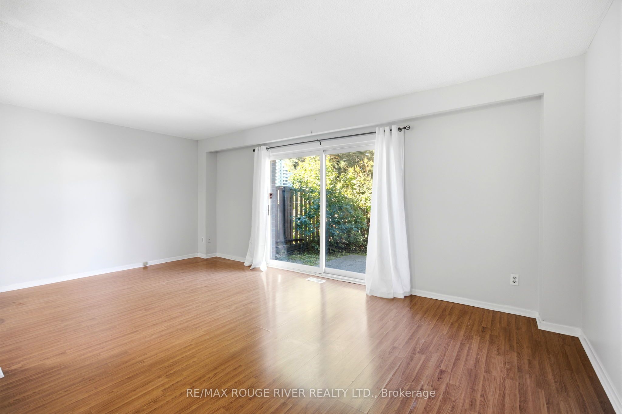 21 W Livonia Place 76, Toronto, ON M1E 4W5 photo 5