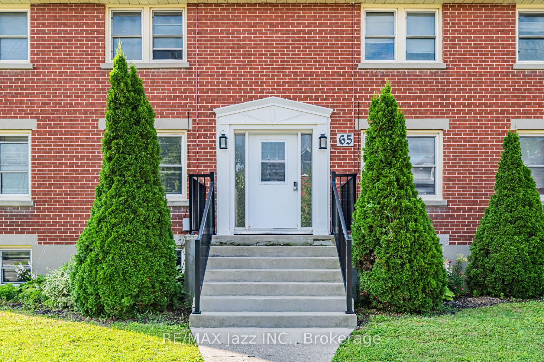 65 Aberdeen Street 1, Oshawa, ON L1G 2E6 photo 3