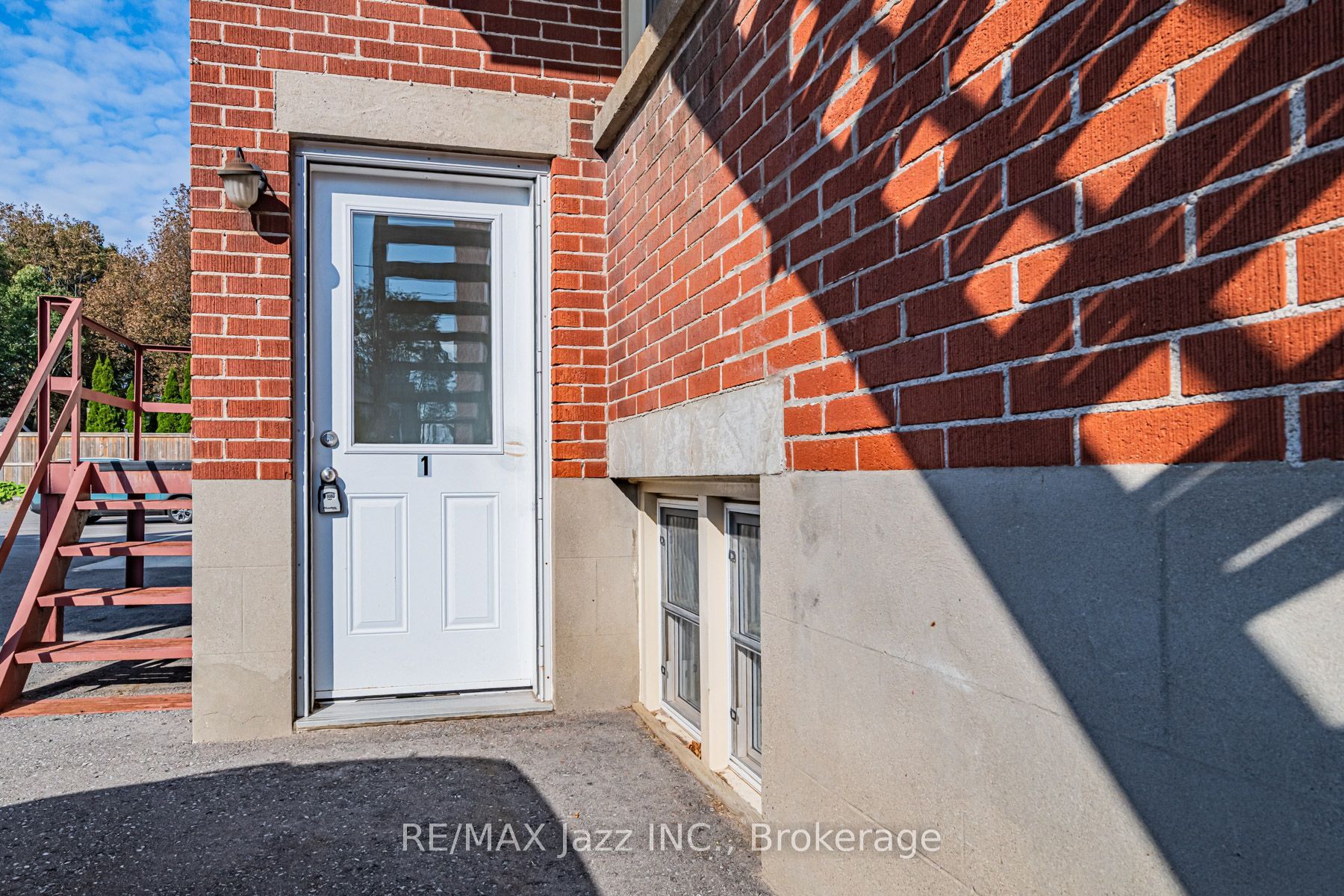 65 Aberdeen Street 1, Oshawa, ON L1G 2E6 photo 5