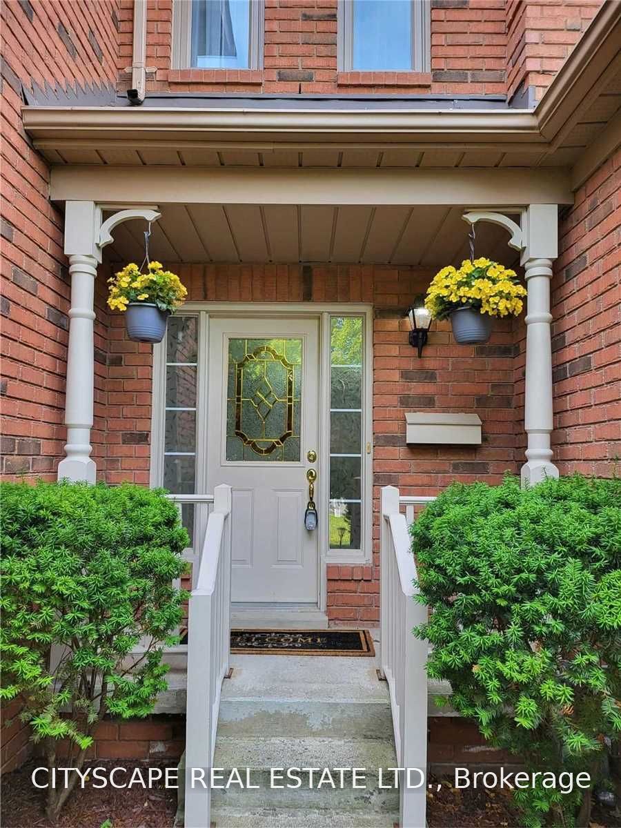 3 Jays Drive, Whitby, ON L1R 2P5 photo 3