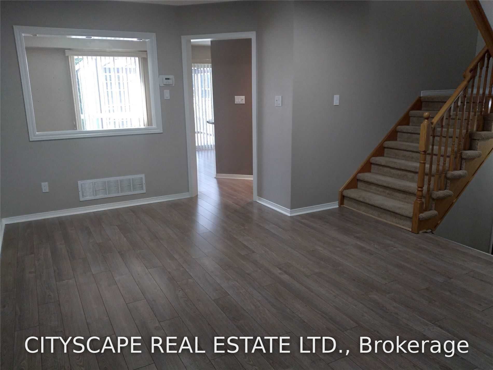 3 Jays Drive, Whitby, ON L1R 2P5 photo 4