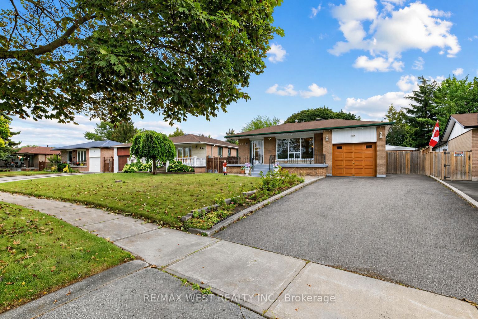 407 Brimorton Drive, Toronto, ON M1H 2E4
