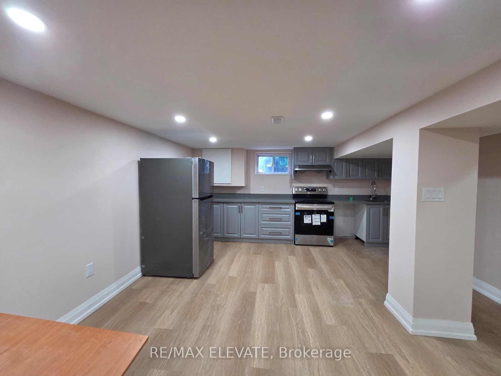 40 Bellamy Road S, Toronto, ON M1M 3P2 photo 2